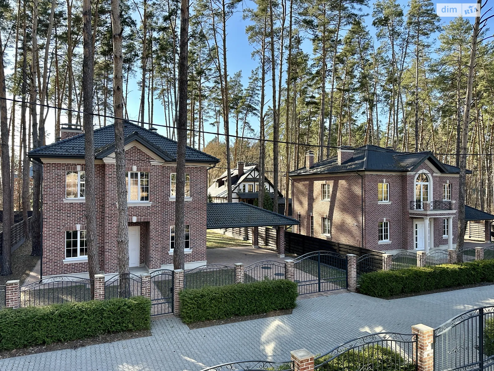 Продается дом на 2 этажа 160 кв. м с баней/сауной, цена: 360000 $ - фото 1