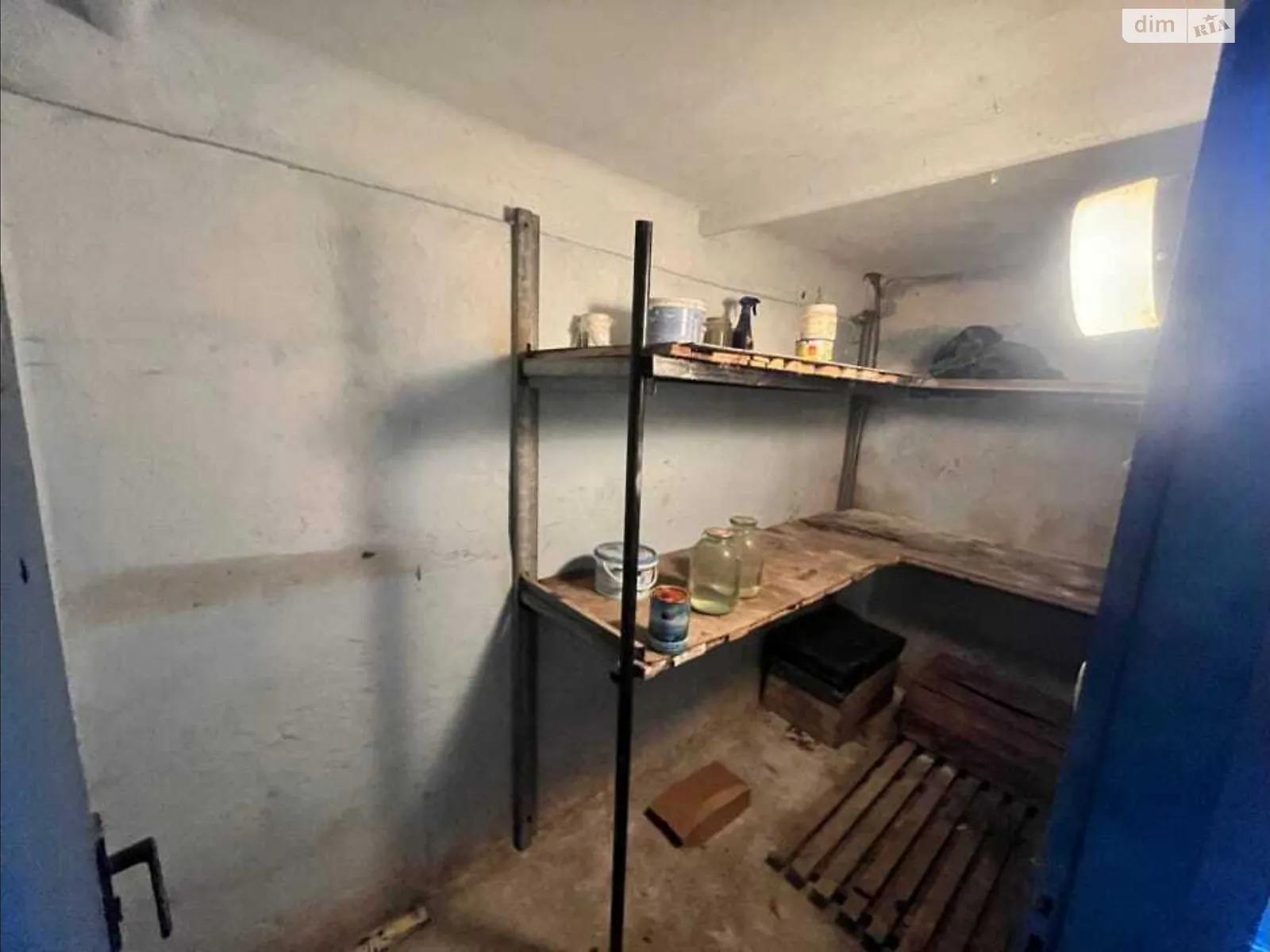 Продается место в гаражном кооперативе под легковое авто на 20 кв. м, цена: 12500 $ - фото 1