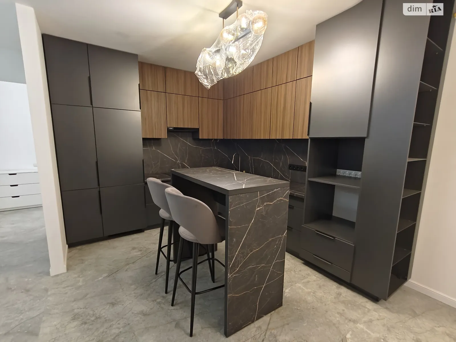 Продается 1-комнатная квартира 62 кв. м в Черновцах, ул. Дзержика Корнелия - фото 1