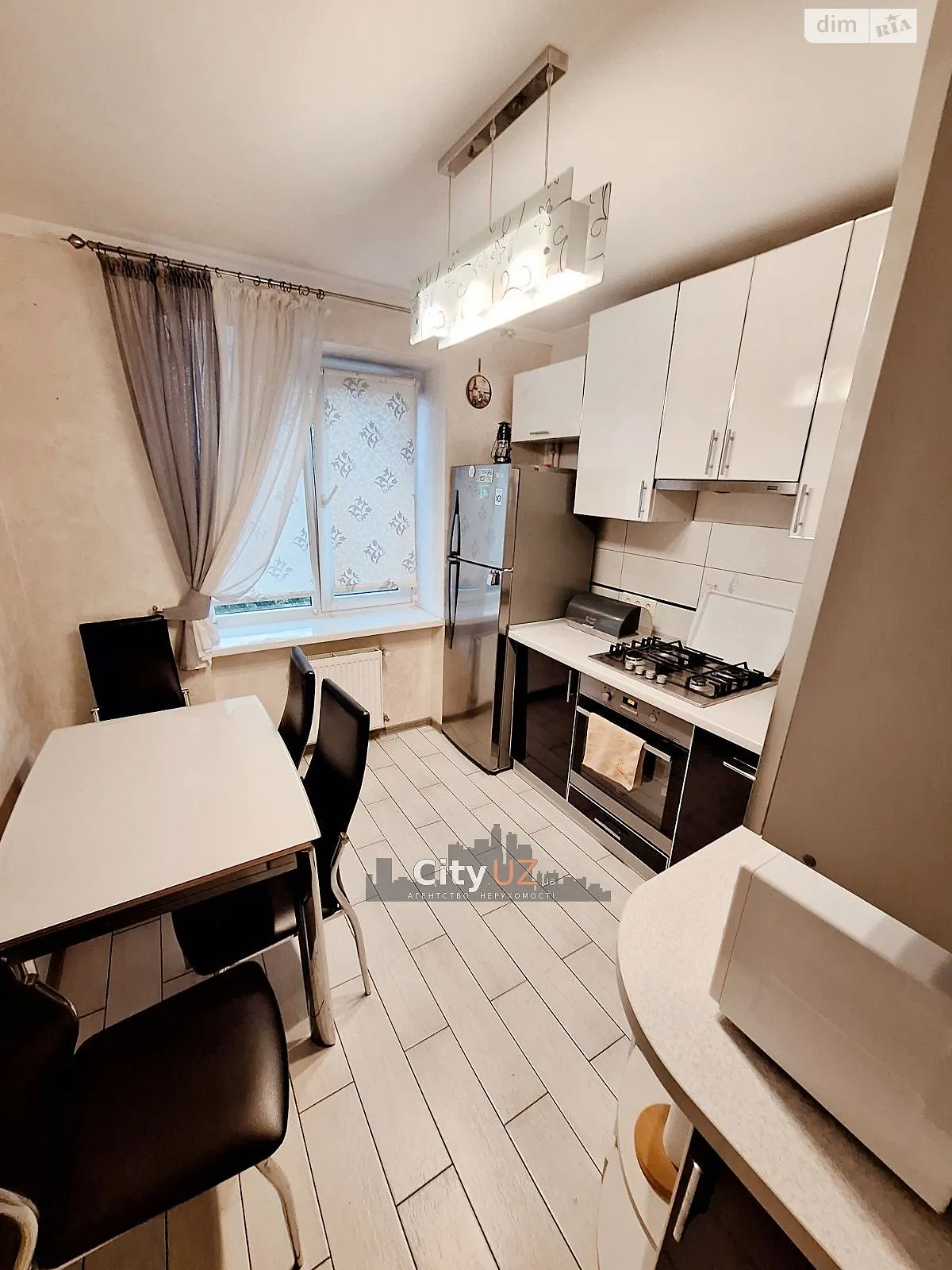 Продается 2-комнатная квартира 55 кв. м в Ужгороде, ул. Жемайте Юлии - фото 1