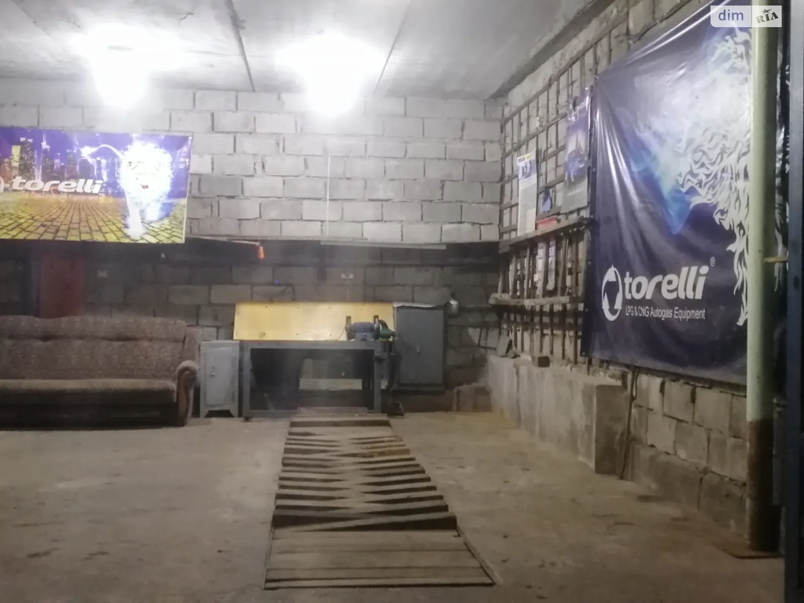 Сдается в аренду отдельно стоящий гараж под легковое авто на 40 кв. м, цена: 5500 грн - фото 1