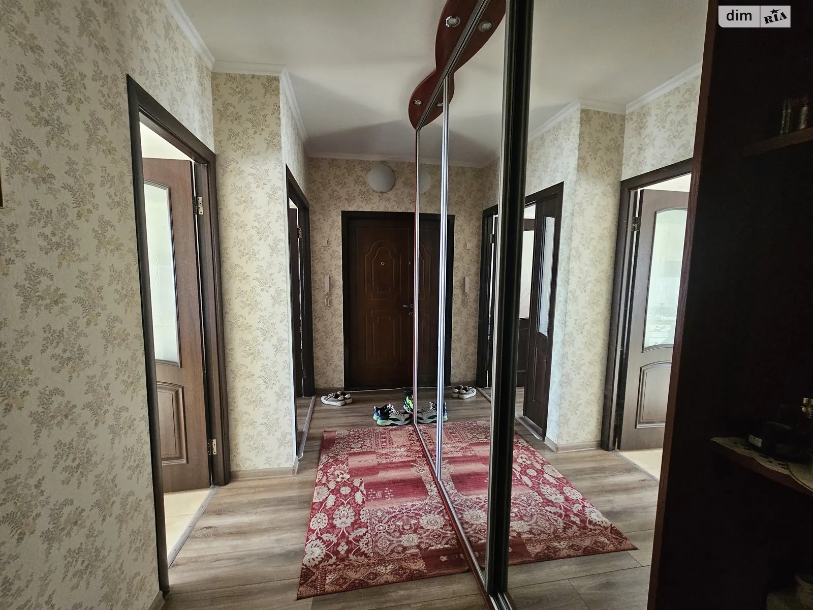 Продается 3-комнатная квартира 68 кв. м в Ужгороде, ул. Героев 128-й бригады(8-го Марта) - фото 1