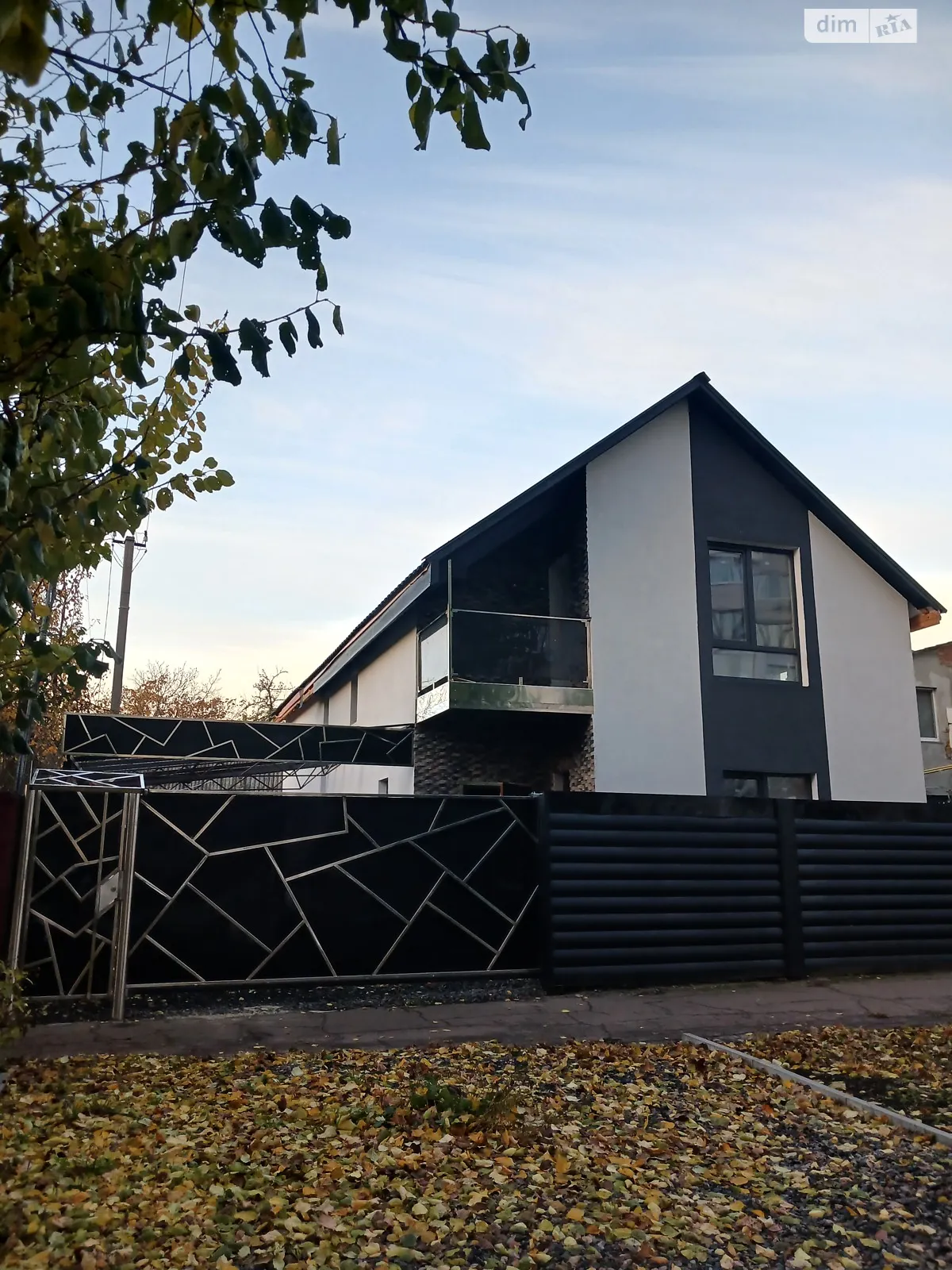 Продается дом на 2 этажа 132 кв. м с верандой, цена: 130000 $ - фото 1