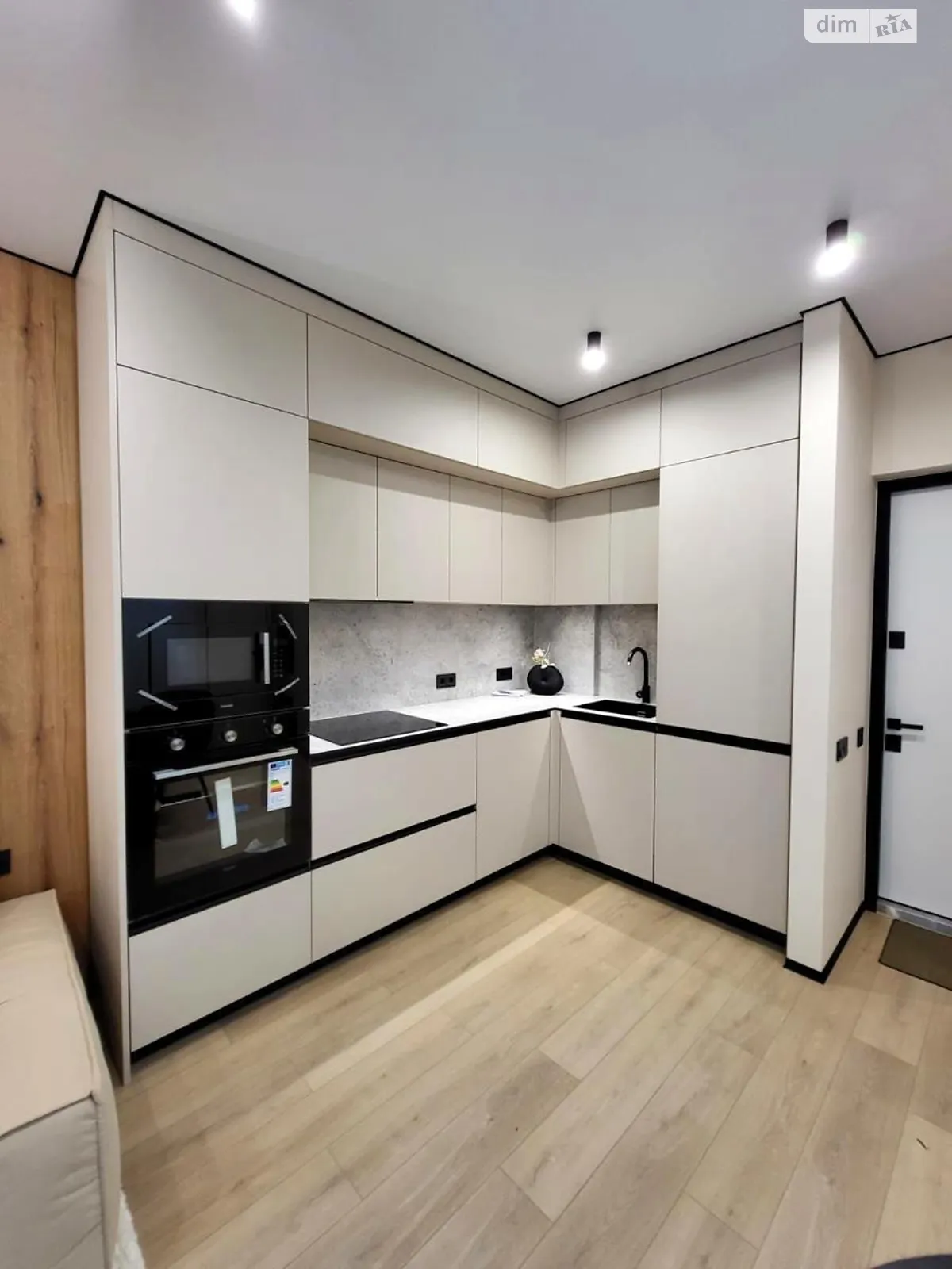 Продается 1-комнатная квартира 42 кв. м в Киеве, ул. Семьи Кистяковских, 10 - фото 1