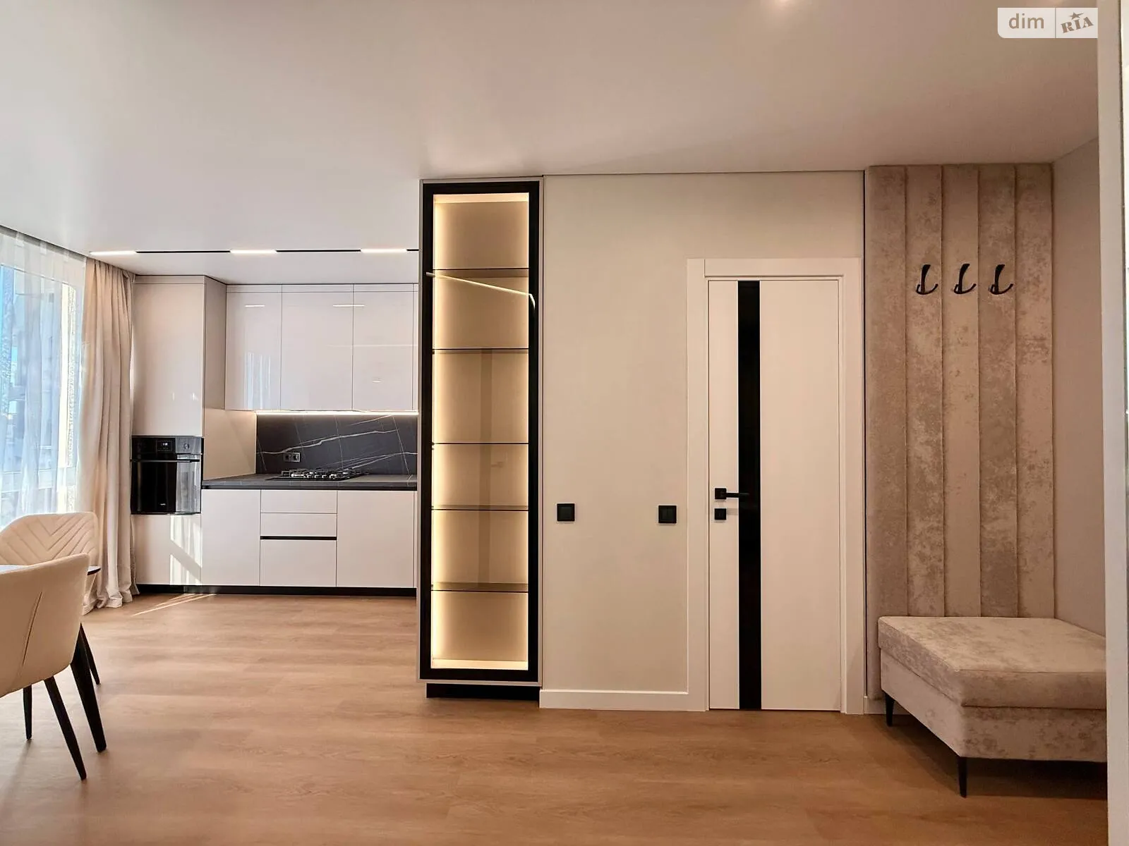 Продается 1-комнатная квартира 37 кв. м в Ивано-Франковске, ул. Юліана Пелеша(Крайковского), 3 корпус 10 - фото 1