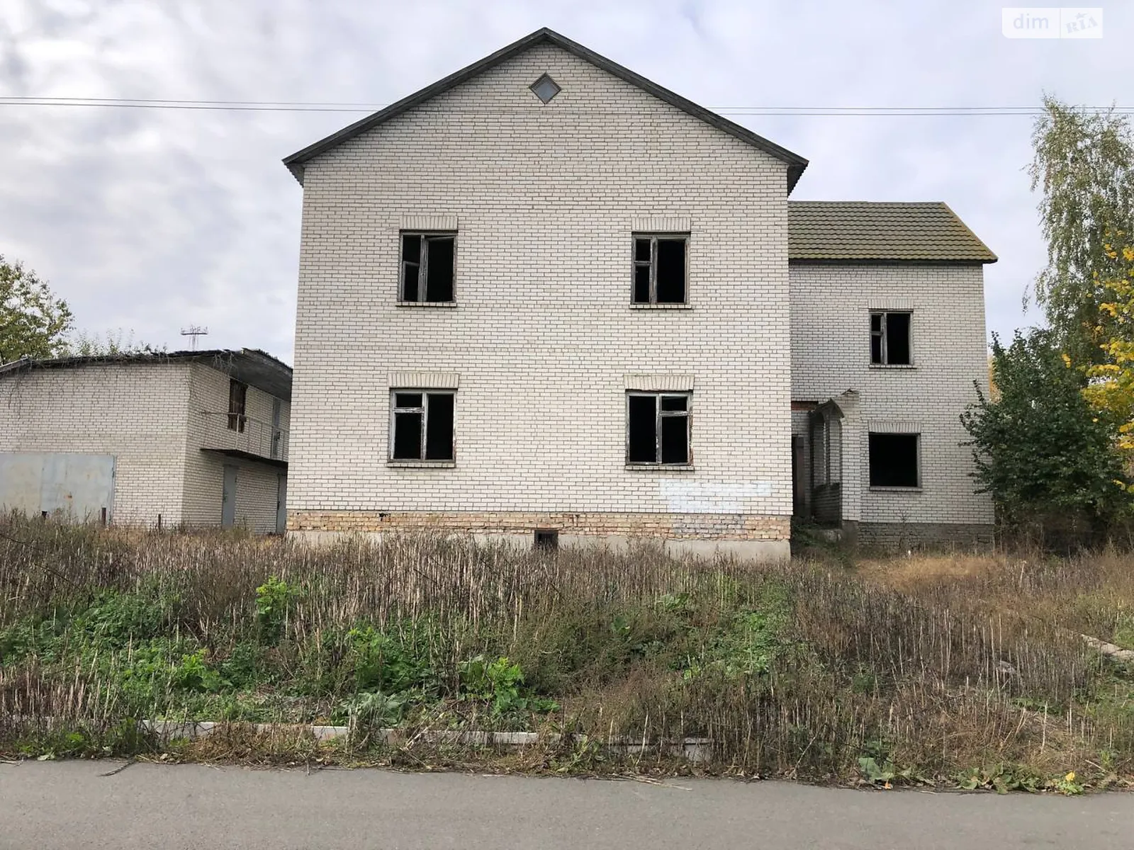 Продается дом на 2 этажа 574 кв. м с террасой, цена: 50000 $ - фото 1