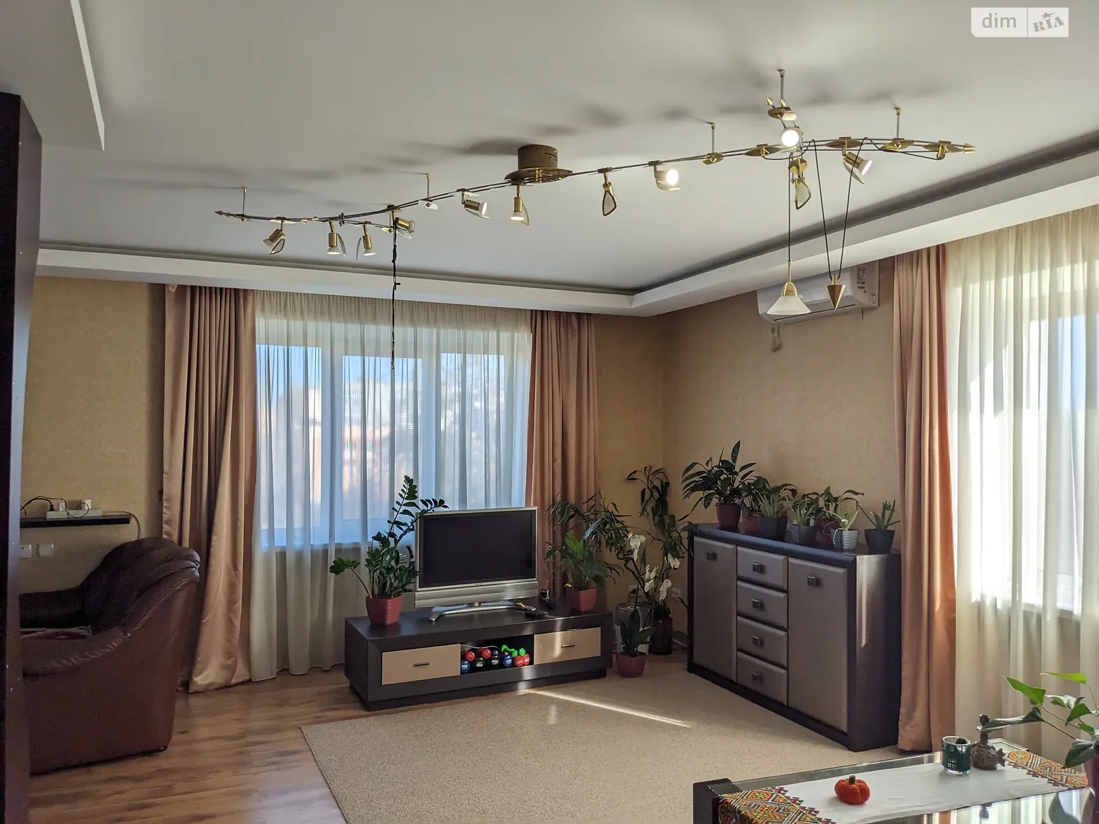 Продается 2-комнатная квартира 100 кв. м в Виннице, ул. Родиона Скалецкого - фото 1