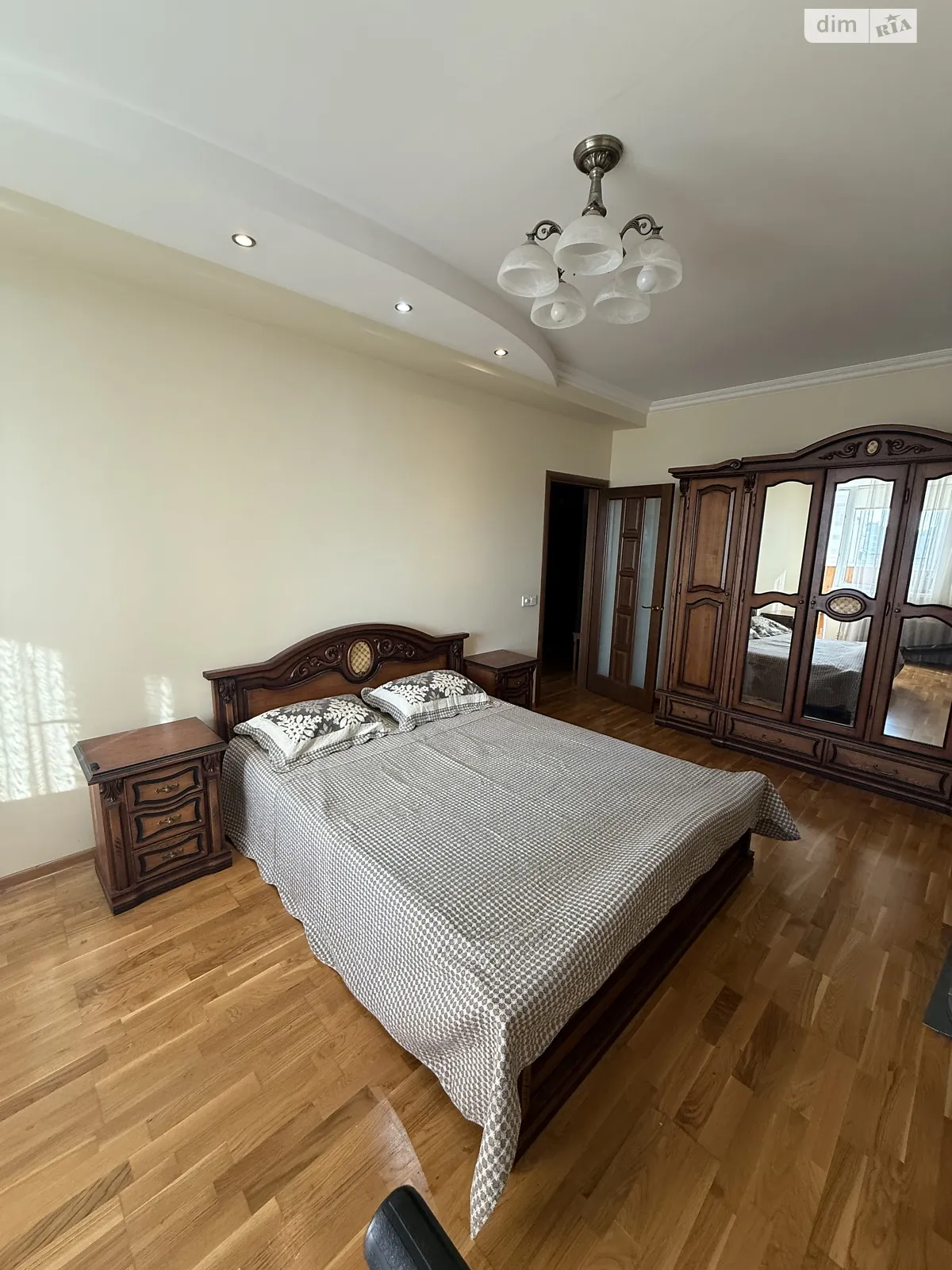 Продається 4-кімнатна квартира 104 кв. м у Бучі, вул. Пушкінська, 59В - фото 1