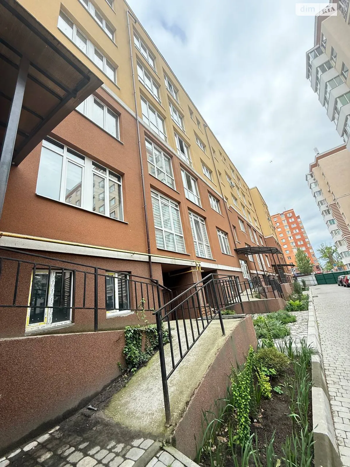 Продается 2-комнатная квартира 52.9 кв. м в Ирпене, ул. Николая Сингаевского(Новооскольская), 10 - фото 1