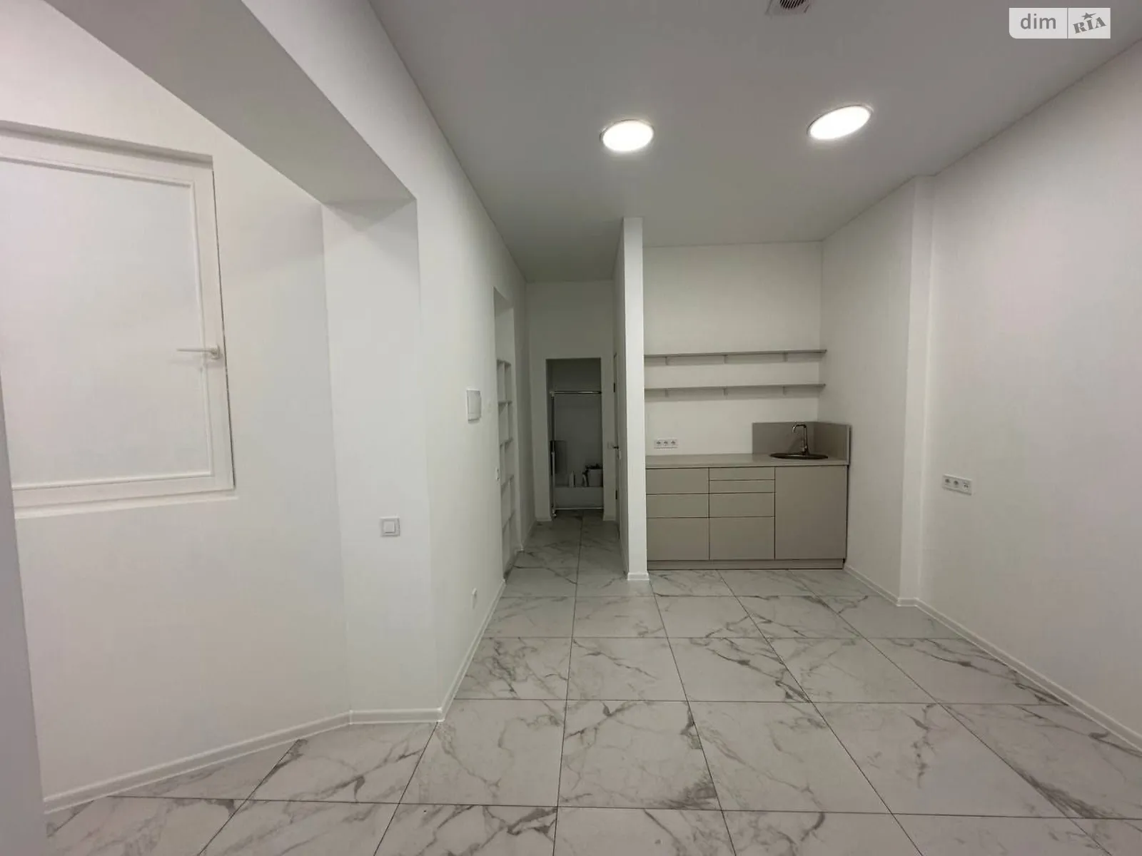 Сдается в аренду офис 30 кв. м в бизнес-центре, цена: 25000 грн - фото 1