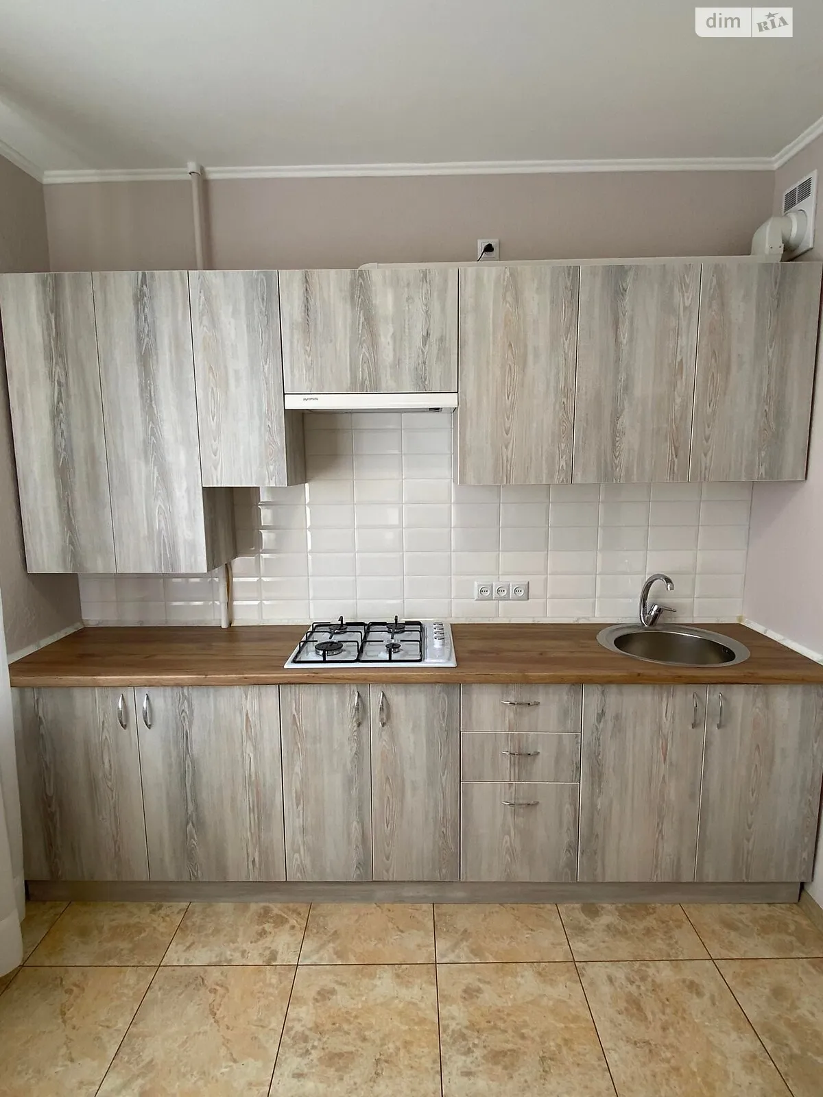 Сдается в аренду 1-комнатная квартира 36 кв. м в Белой Церкви, ул. Славина, 50 - фото 1