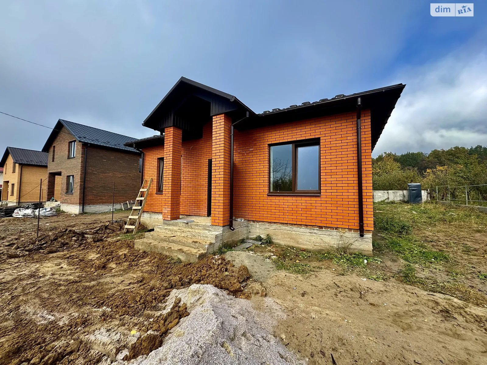 Продается одноэтажный дом 105 кв. м с гаражом, цена: 83000 $ - фото 1