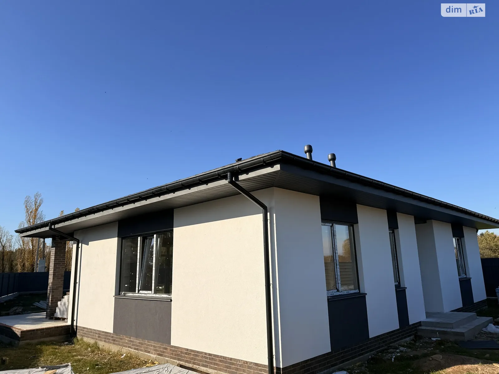 Продается одноэтажный дом 105 кв. м с участком, цена: 130000 $ - фото 1