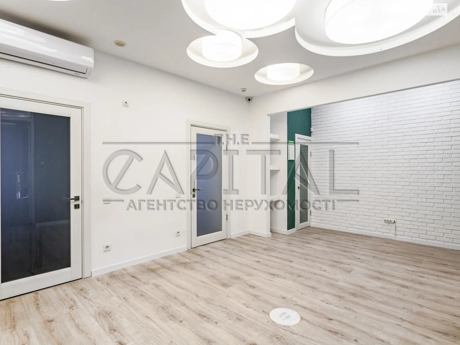 Здається в оренду офіс 213 кв. м в бізнес-центрі, цена: 2900 $ - фото 1