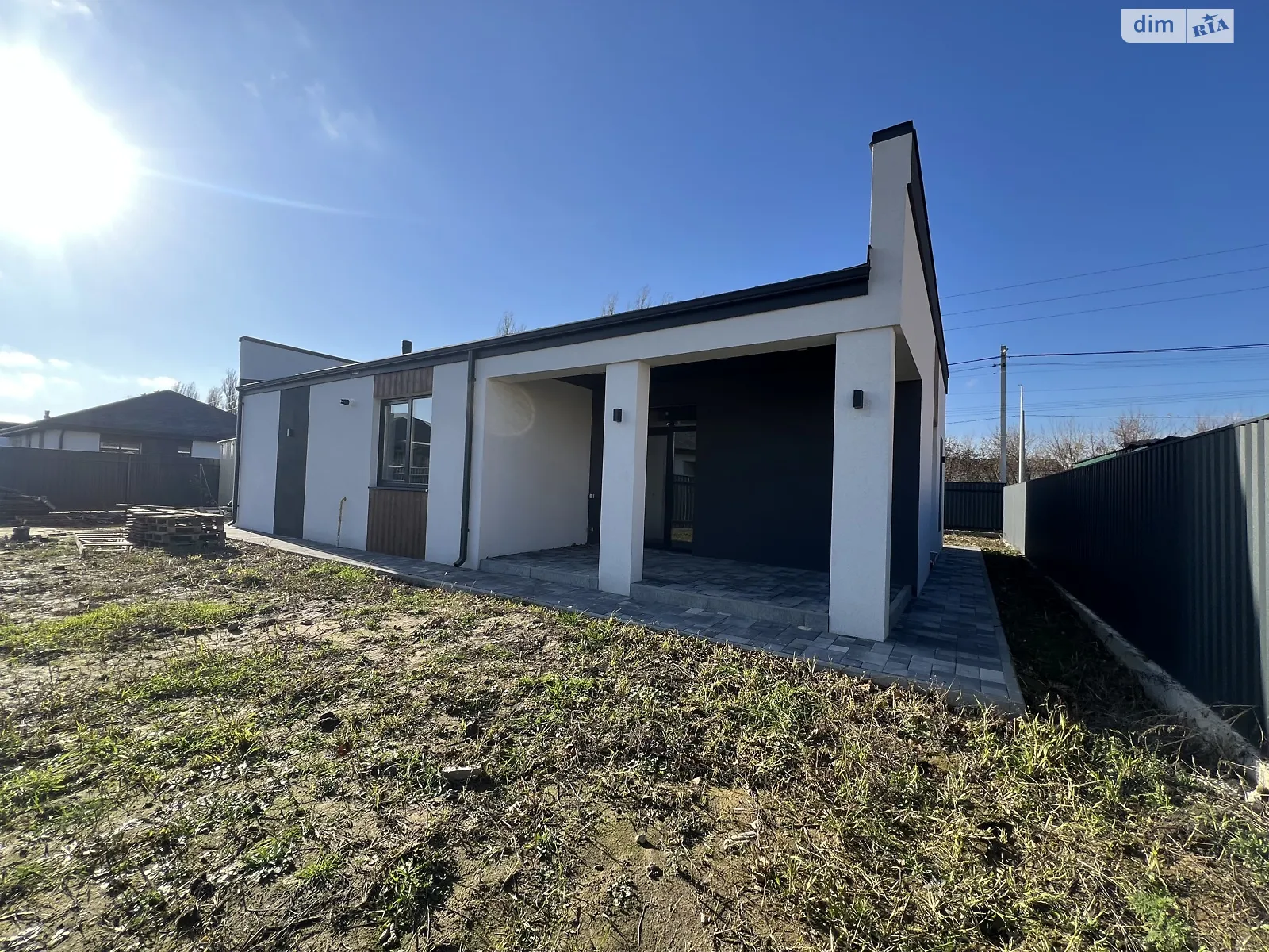 Продается одноэтажный дом 120 кв. м с верандой, цена: 120000 $ - фото 1