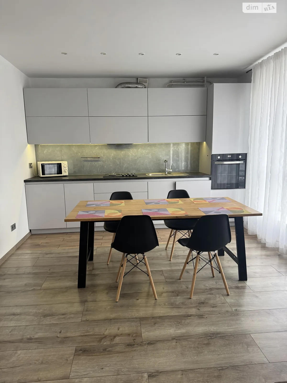 Сдается в аренду 2-комнатная квартира 75 кв. м в Ровно, ул. Рождественская - фото 1