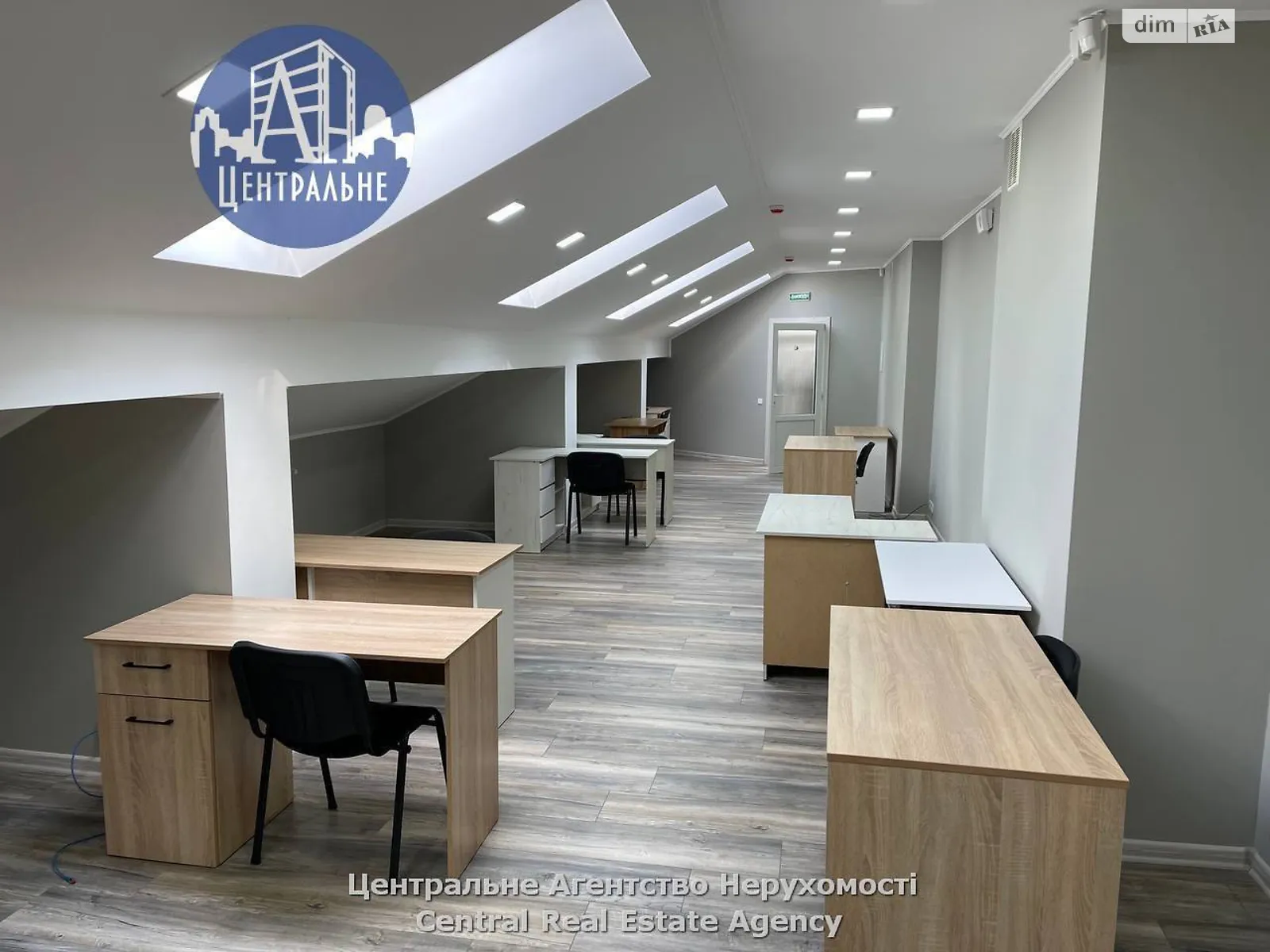 Сдается в аренду офис 92 кв. м в бизнес-центре, цена: 24500 грн - фото 1