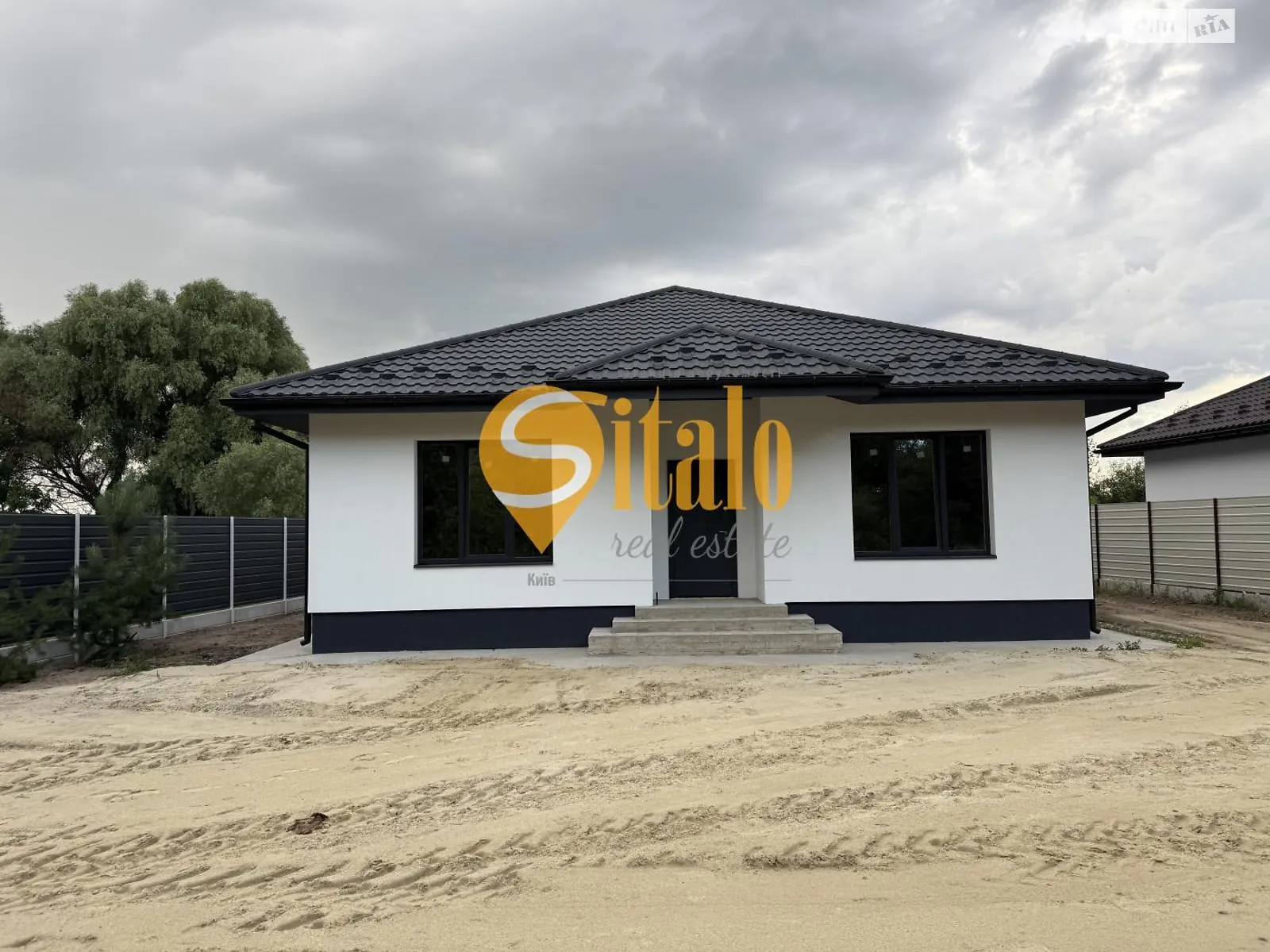 Продается одноэтажный дом 115 кв. м с камином, цена: 90000 $ - фото 1