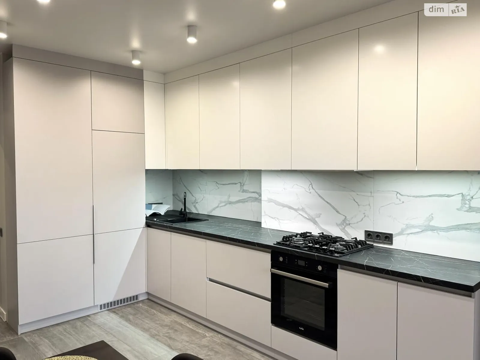 Продается 1-комнатная квартира 46.2 кв. м в Львове, цена: 112000 $ - фото 1