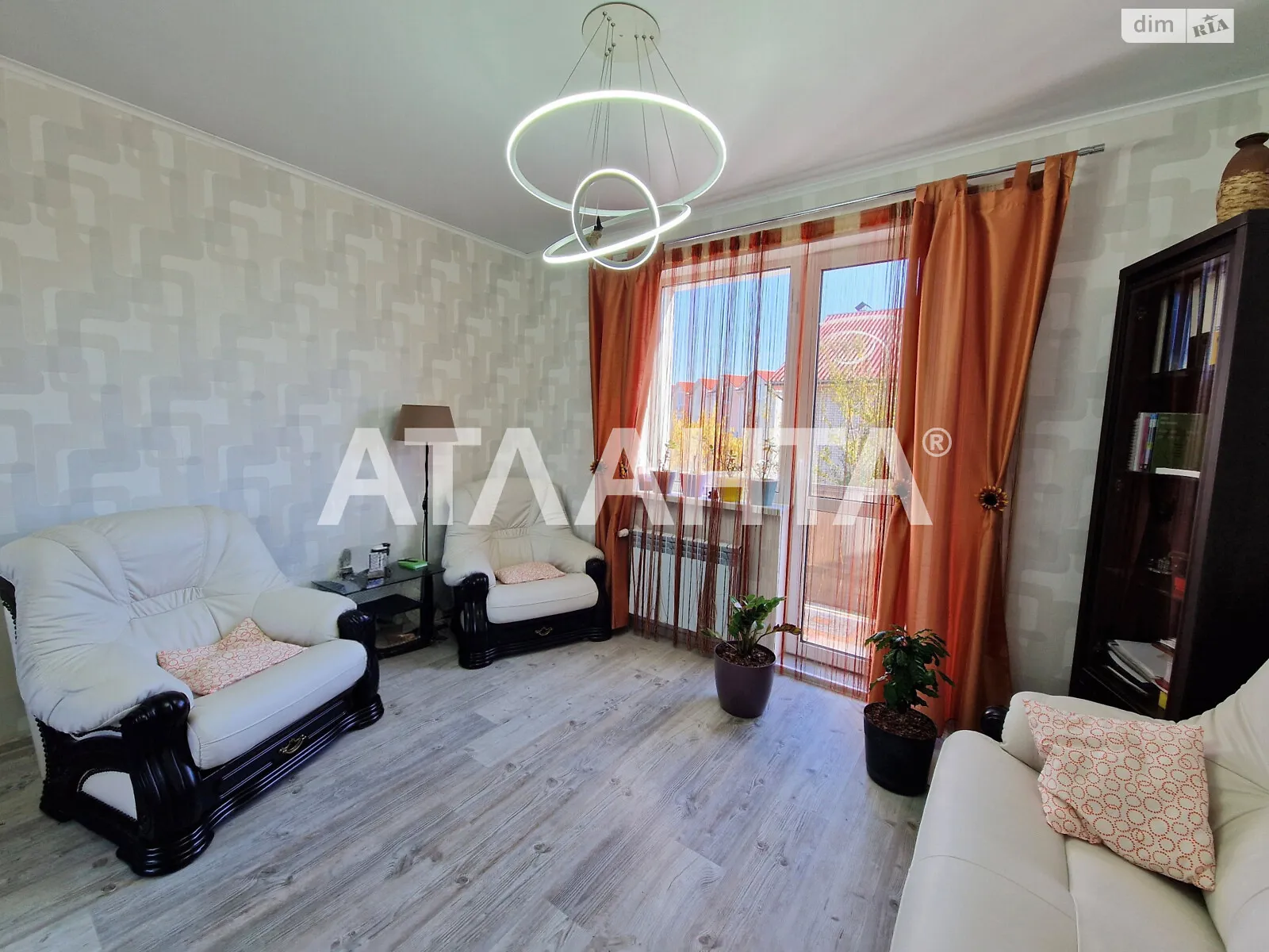 Продается дом на 3 этажа 123 кв. м с камином, цена: 122000 $ - фото 1