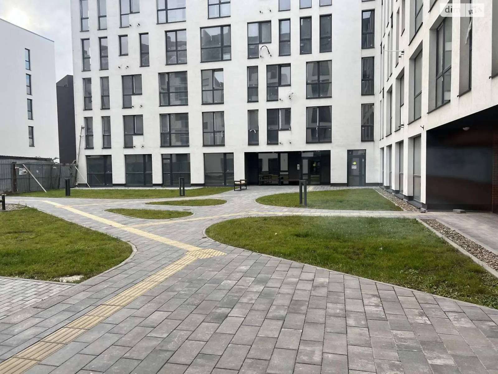 Продается 2-комнатная квартира 66 кв. м в Львове, ул. Волынская, 9Б - фото 1