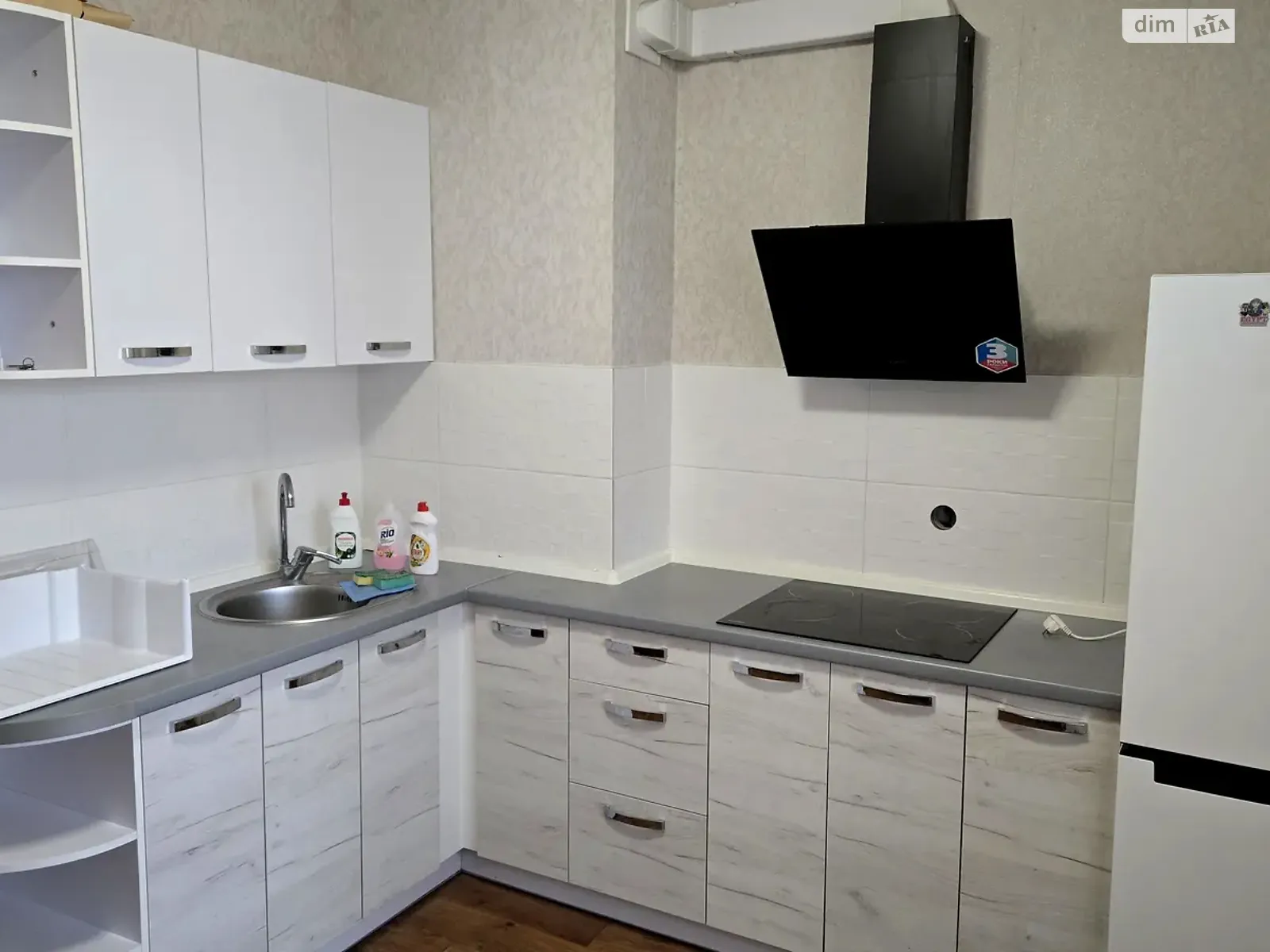 Здається в оренду 1-кімнатна квартира 44 кв. м у Києві, пров. Ясинуватський, 11 - фото 1