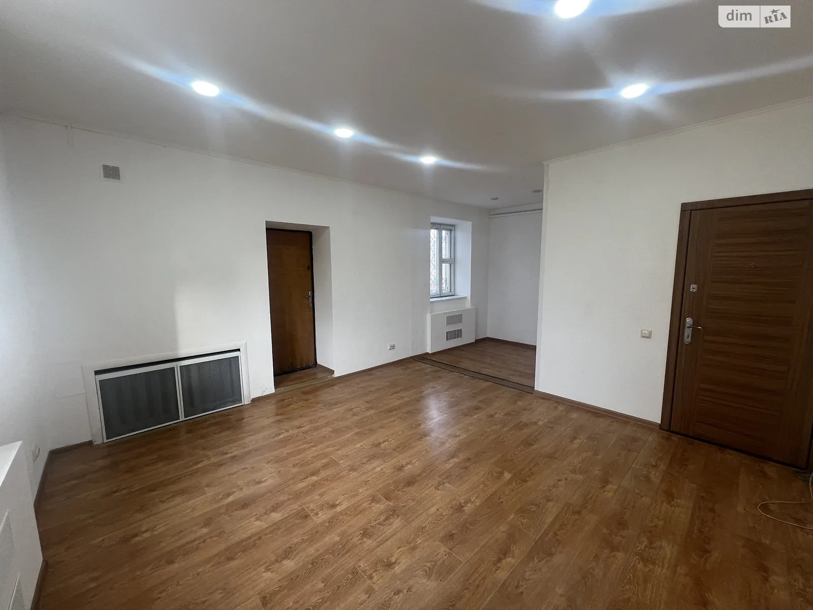 Сдается в аренду офис 30 кв. м в бизнес-центре, цена: 7500 грн - фото 1