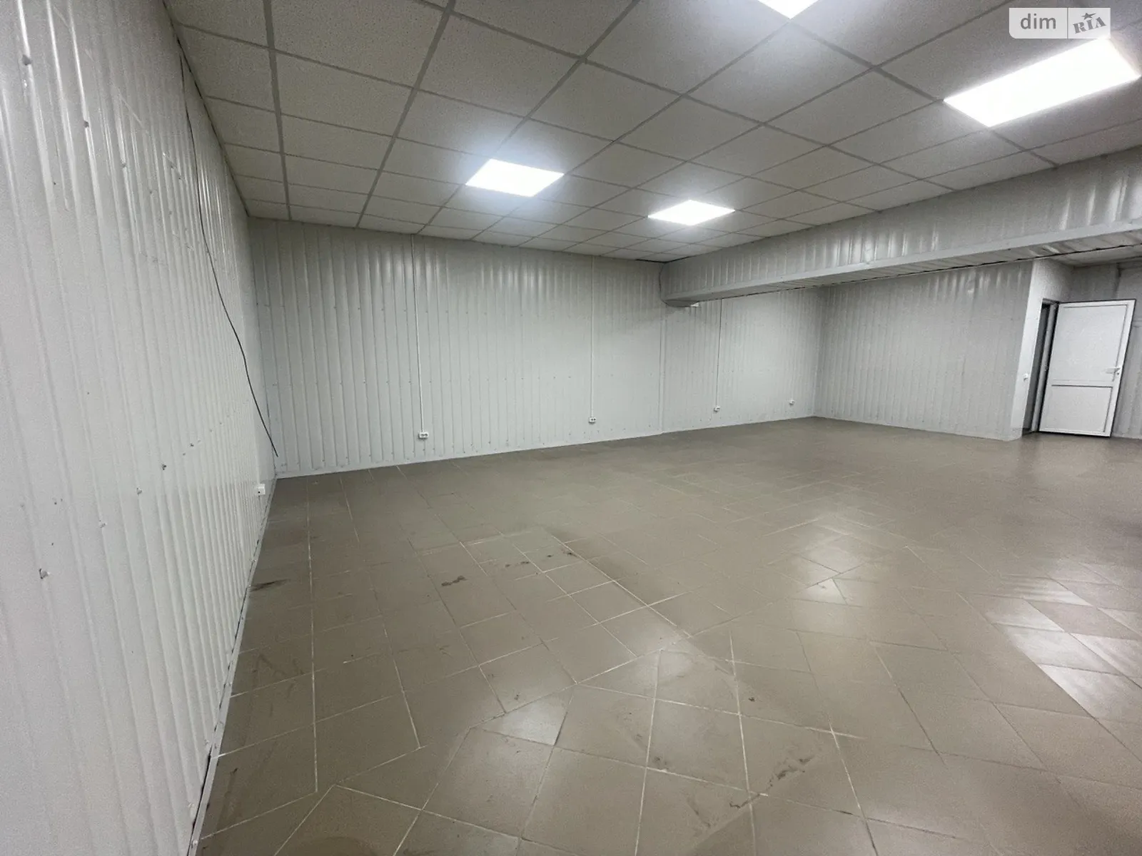 Здається в оренду приміщення вільного призначення 100 кв. м в 4-поверховій будівлі, цена: 25000 грн - фото 1