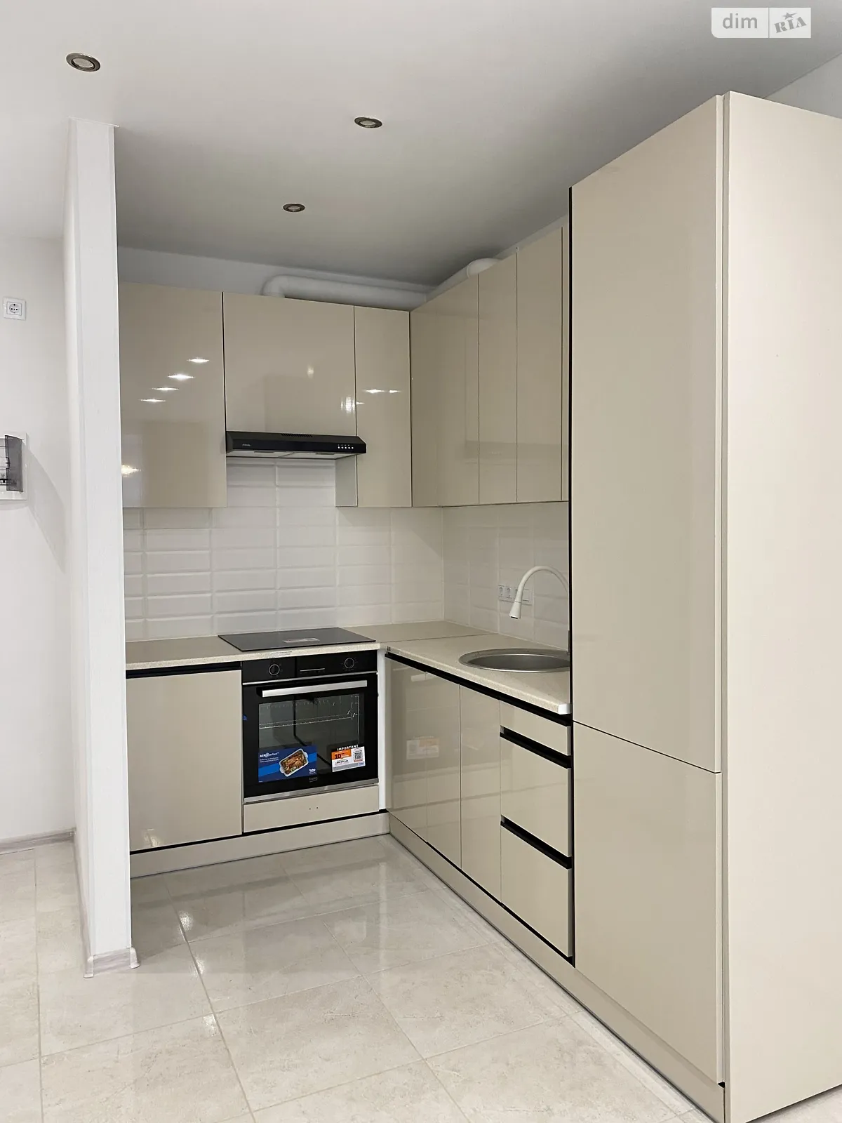 Продається 1-кімнатна квартира 37 кв. м у Лиманці, вул. Академіка Вільямса, 93 корпус 1 - фото 1