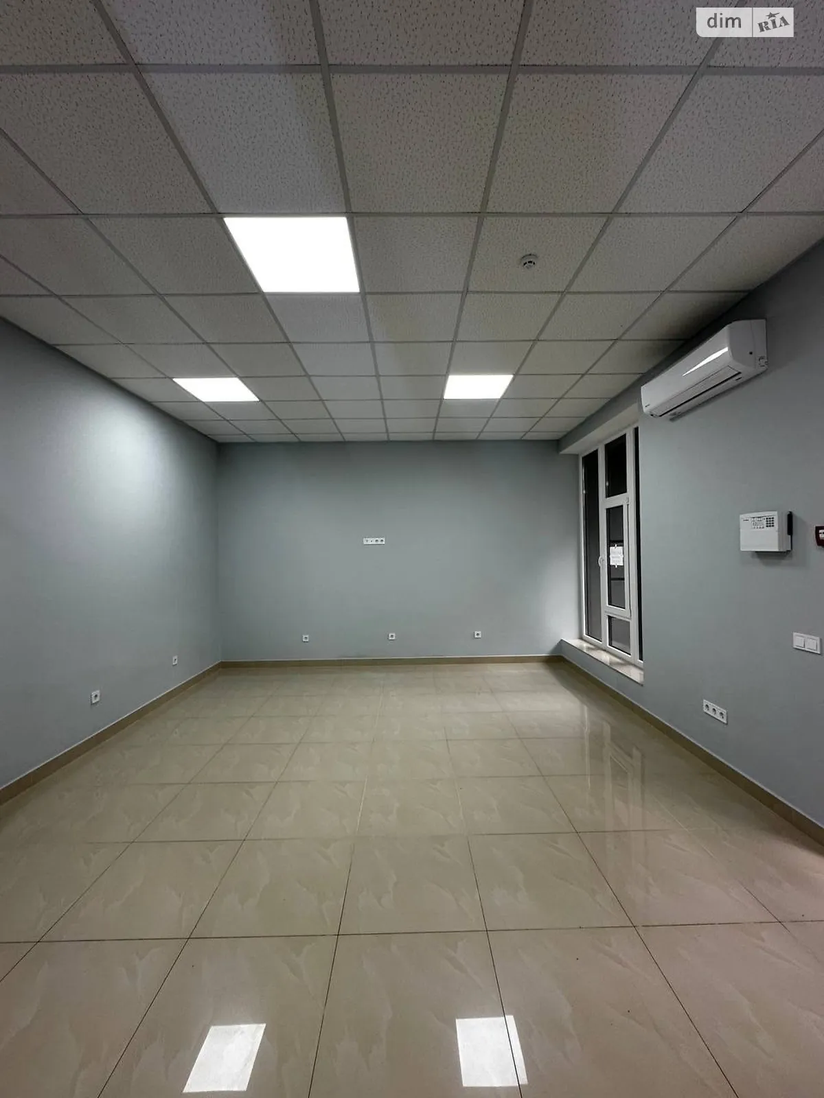 Сдается в аренду помещения свободного назначения 59 кв. м в 10-этажном здании, цена: 28000 грн - фото 1