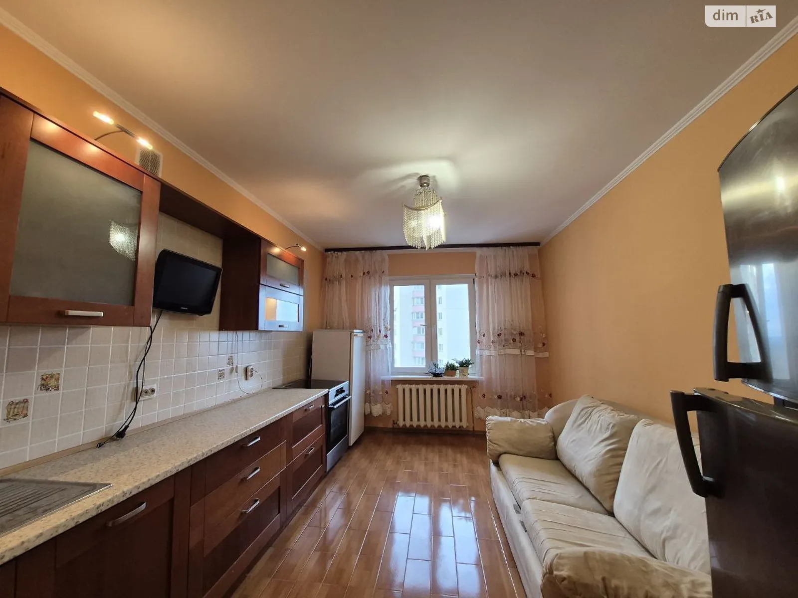 Продается 3-комнатная квартира 90.6 кв. м в Киеве, ул. Милославская, 4 - фото 1