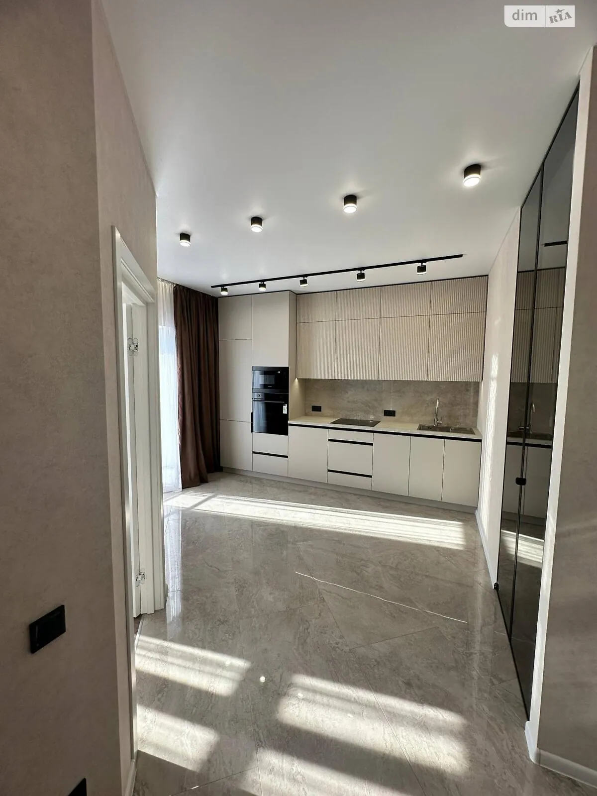 Продается 1-комнатная квартира 43 кв. м в Одессе, ул. Краснова, 1А - фото 1