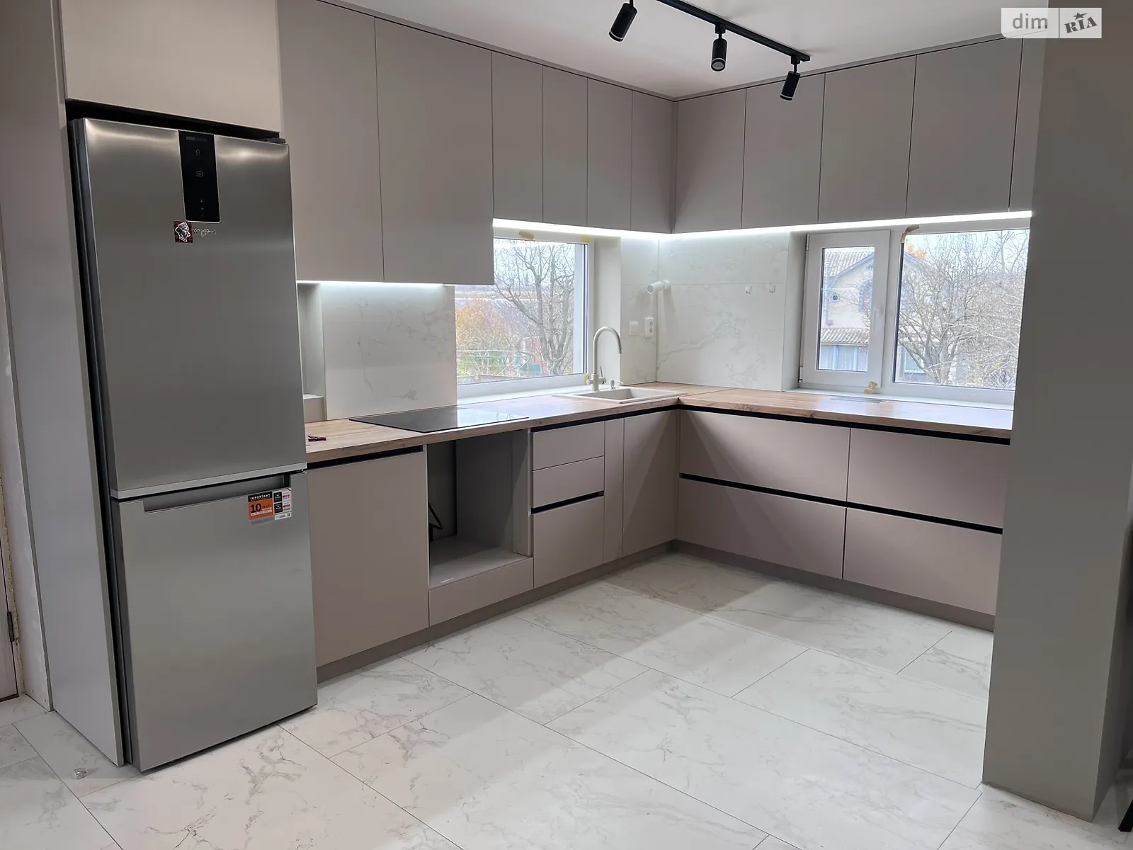 Продается дом на 2 этажа 67 кв. м с мансардой, цена: 67000 $ - фото 1