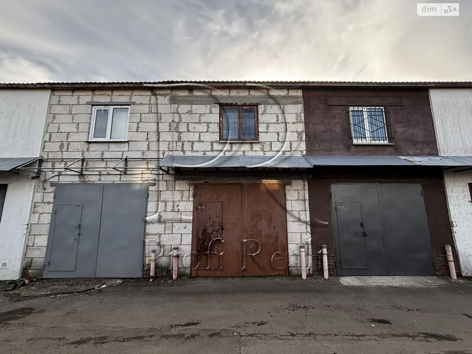 Продается место в гаражном кооперативе под легковое авто на 51 кв. м, цена: 31500 $ - фото 1