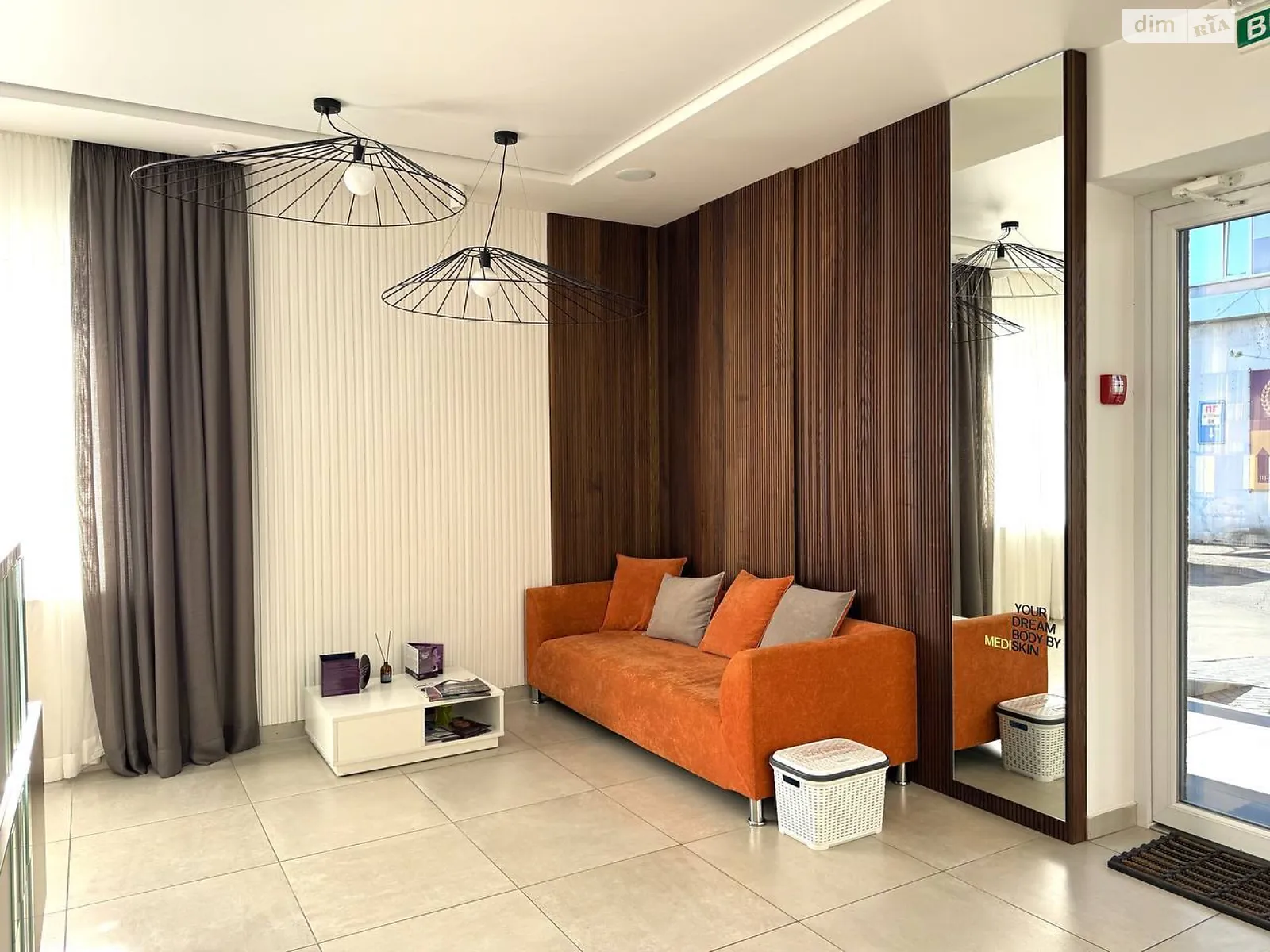 Сдается в аренду помещения свободного назначения 155 кв. м в 3-этажном здании, цена: 80000 грн - фото 1