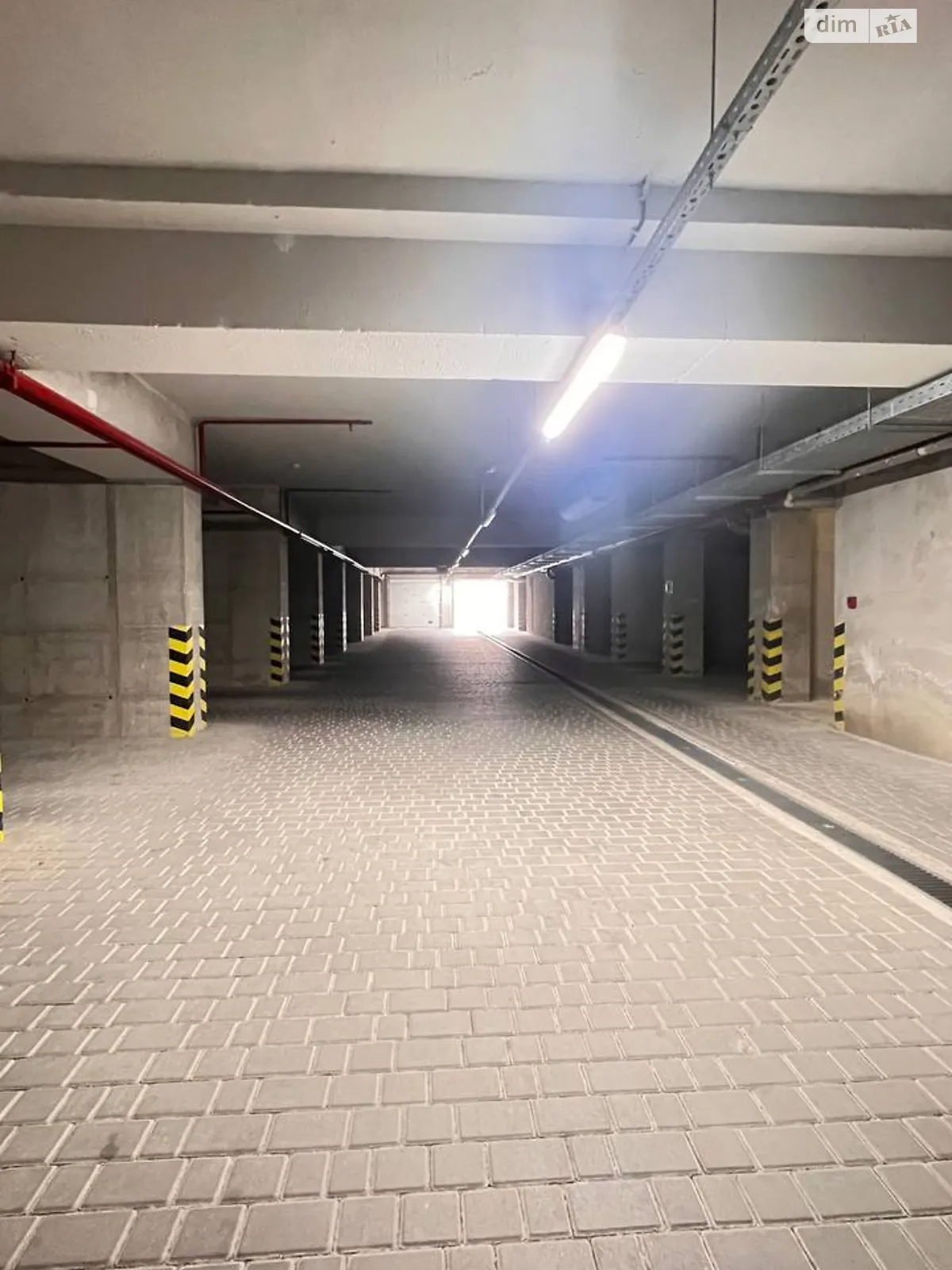 Продается подземный паркинг под легковое авто на 16.2 кв. м, цена: 7500 $ - фото 1