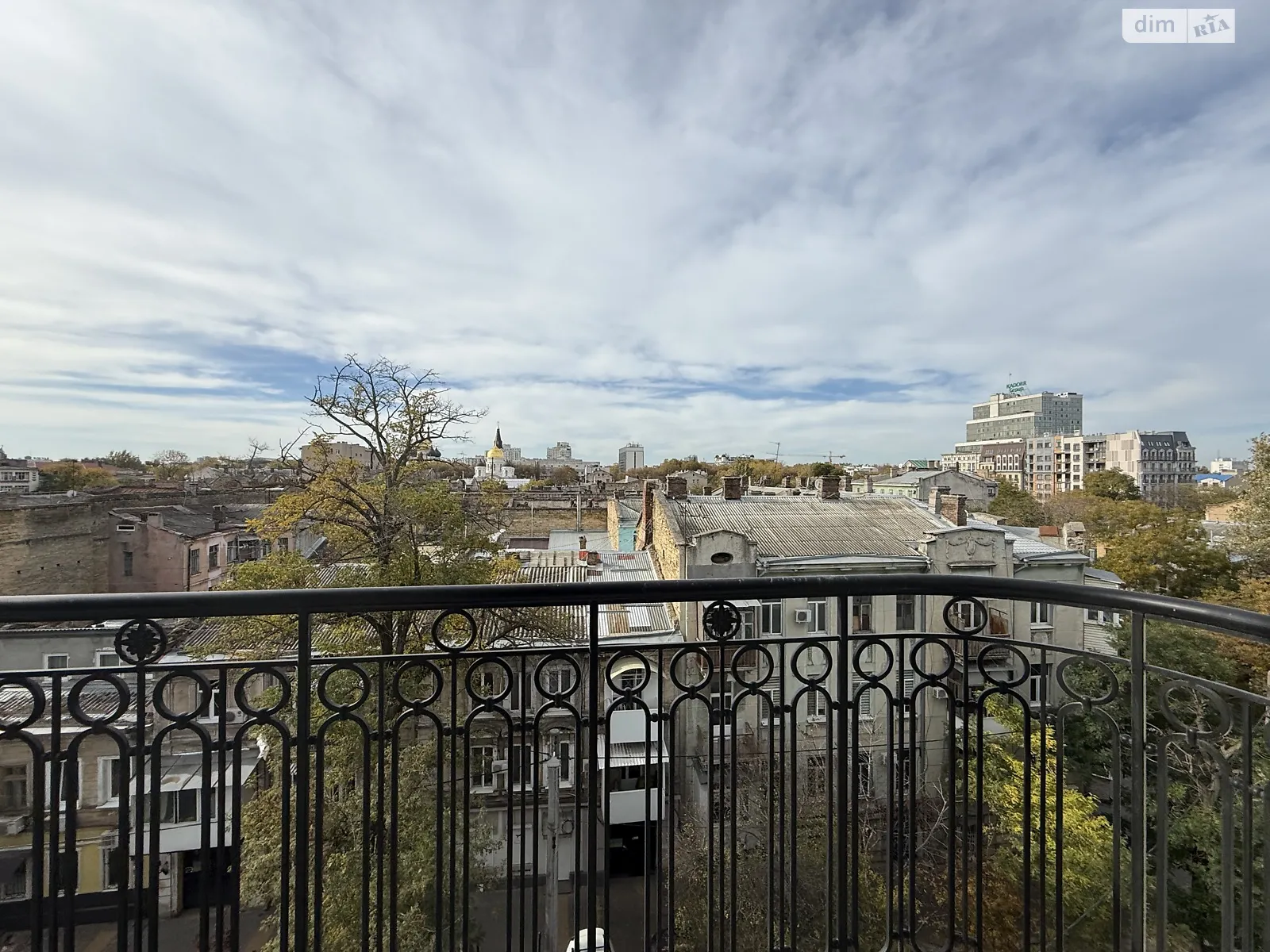 Продается 1-комнатная квартира 50.2 кв. м в Одессе, ул. Гимназическая, 13 - фото 1