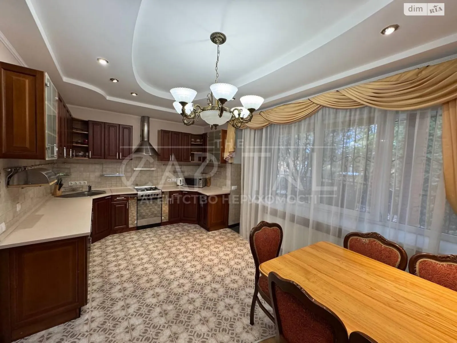 Сдается в аренду дом на 2 этажа 296 кв. м с террасой, цена: 2000 $ - фото 1