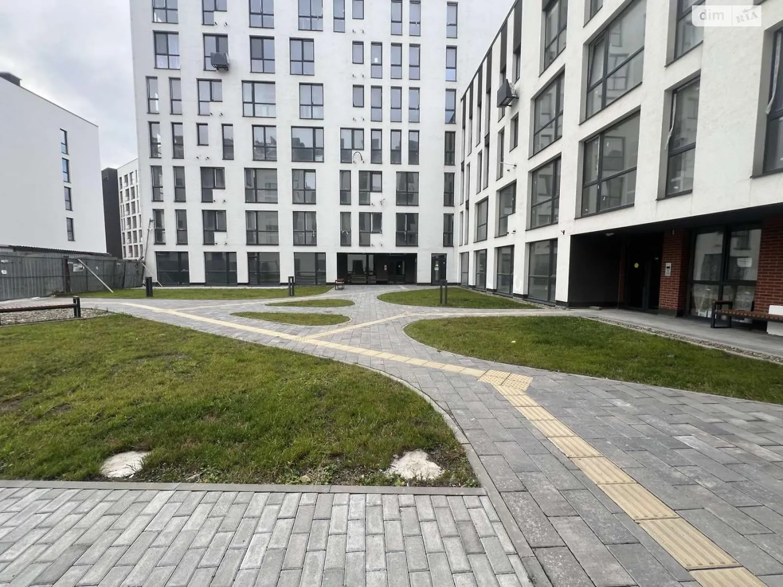 Продается 2-комнатная квартира 66 кв. м в Львове, ул. Волынская - фото 1