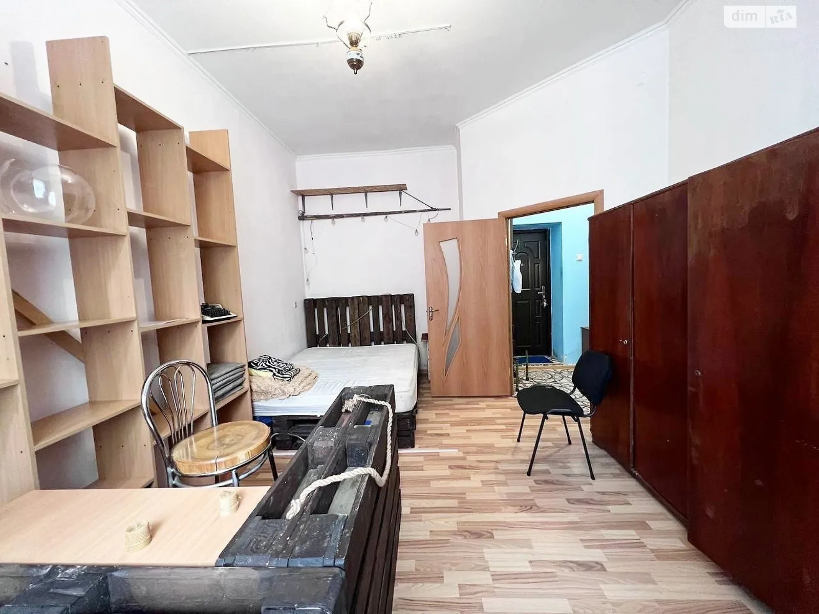 Продается 1-комнатная квартира 35 кв. м в Черновцах, ул. Донбасская - фото 1