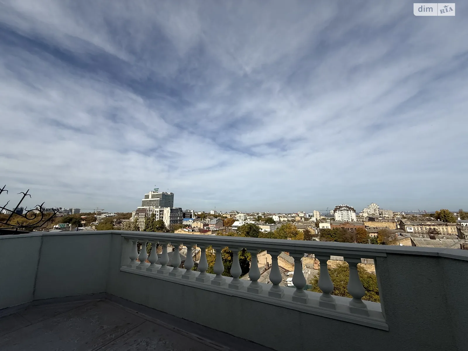 Продается 1-комнатная квартира 37 кв. м в Одессе, ул. Гимназическая, 13 - фото 1