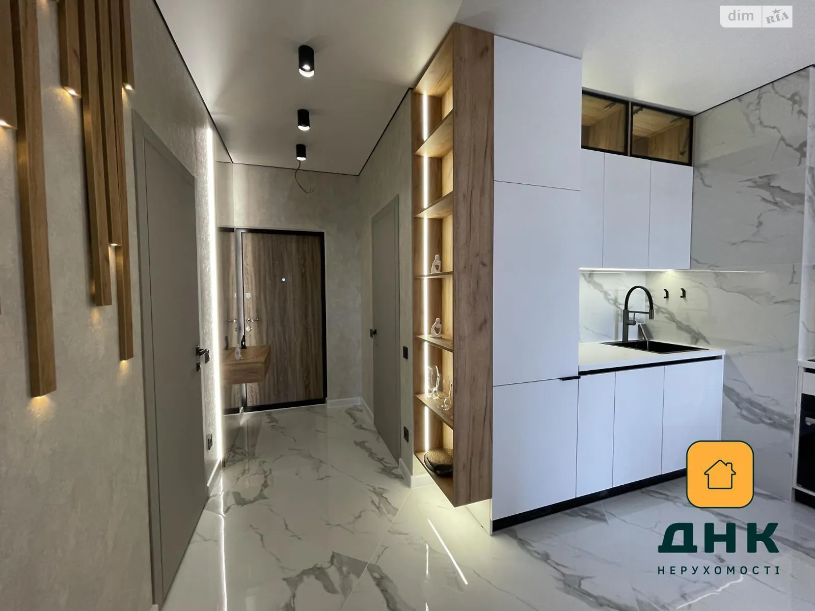 Продается 1-комнатная квартира 42 кв. м в Одессе, ул. Генуэзская, 1/1 - фото 1