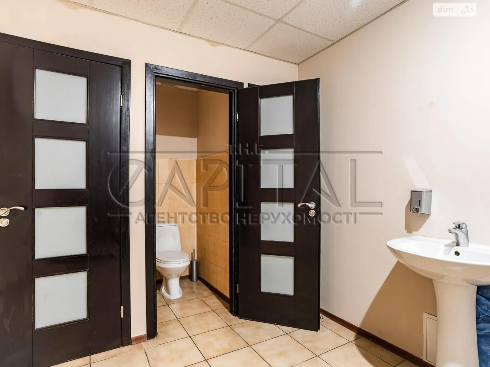 Продается офис 890 кв. м в бизнес-центре, цена: 990000 $ - фото 1