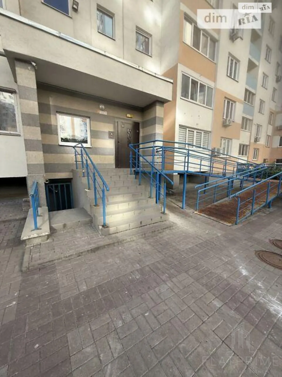 Продается 1-комнатная квартира 60 кв. м в Киеве, ул. Сергeя Данченко, 28 - фото 1