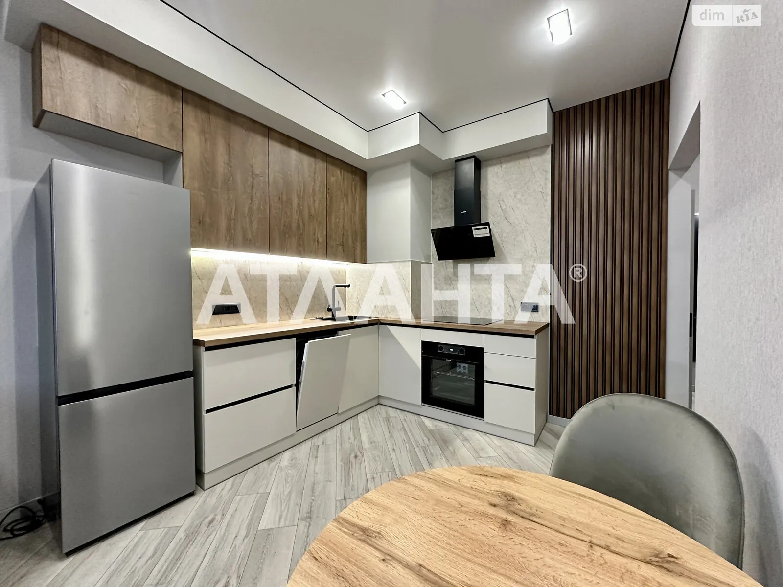 Продается 1-комнатная квартира 39 кв. м в Одессе, ул. Краснова - фото 1