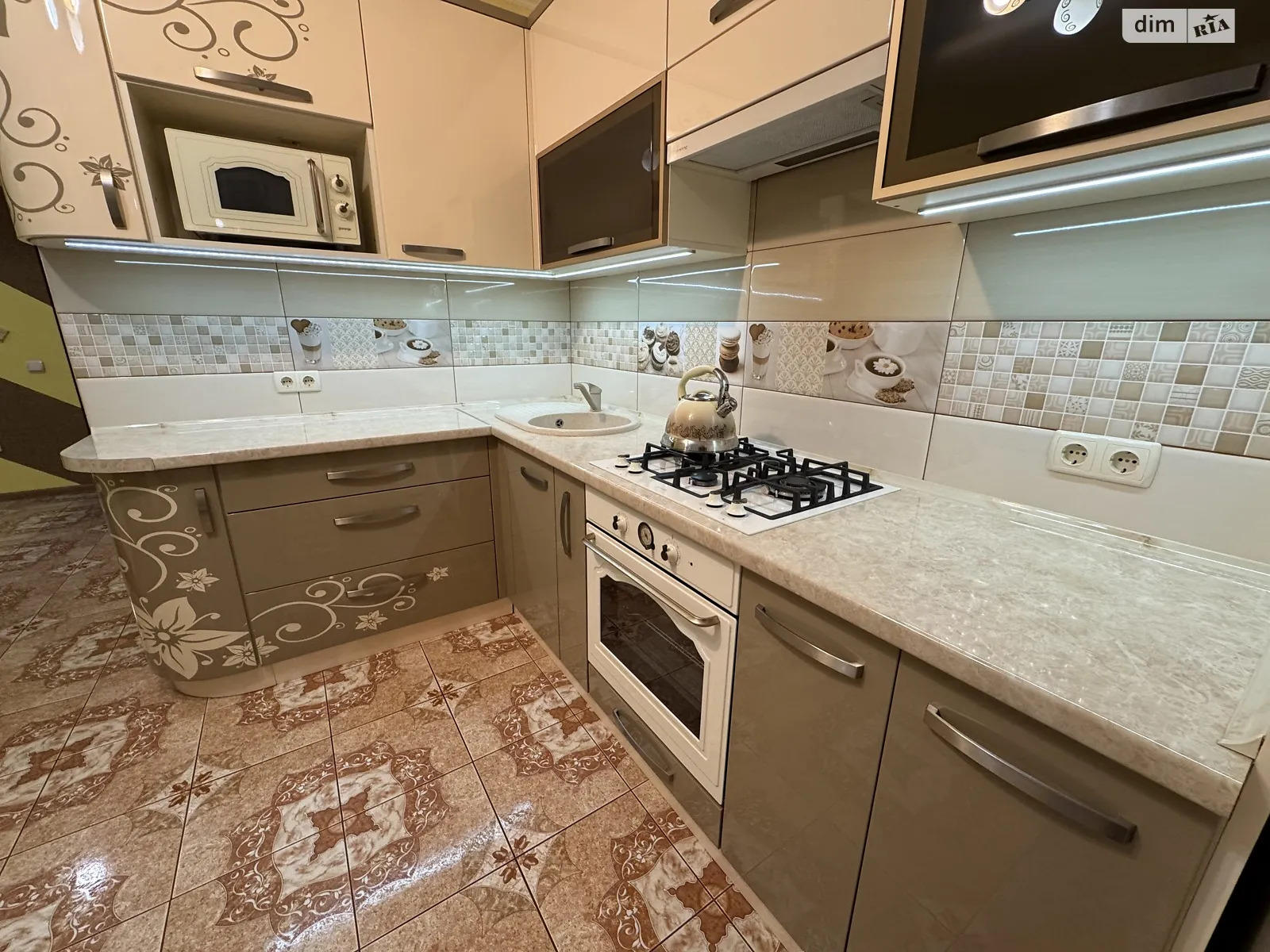 2-комнатная квартира 61.1 кв. м в Тернополе, просп. Злуки - фото 1