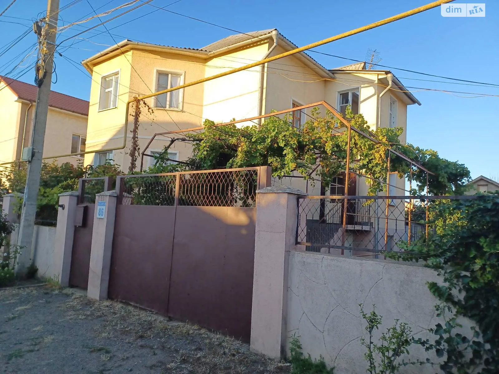 Продается дом на 2 этажа 252 кв. м с бассейном, цена: 115000 $ - фото 1