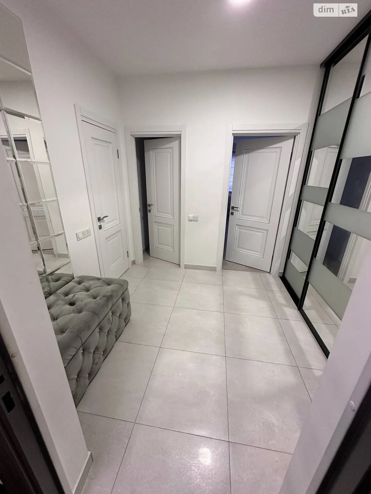 Здається в оренду 1-кімнатна квартира 50 кв. м у Києві, вул. Князя Романа Мстиславича(Генерала Жмаченка), 28Б - фото 1