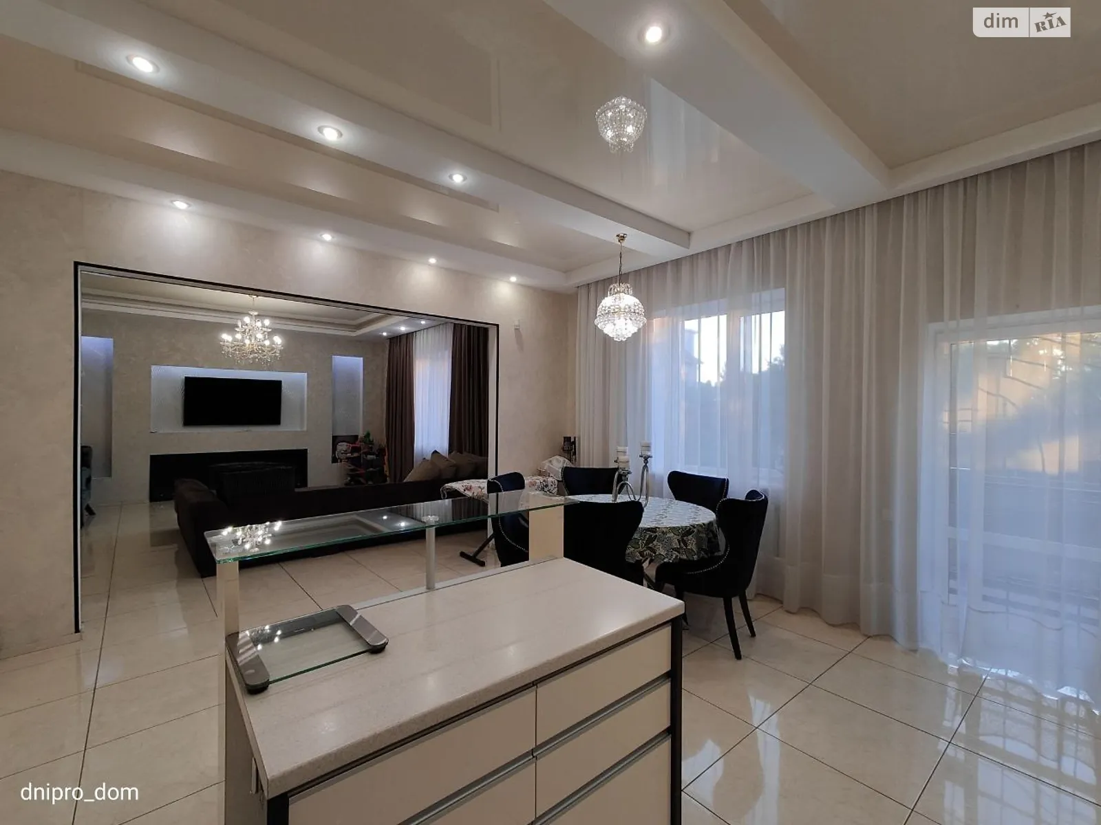 Продается дом на 2 этажа 254.4 кв. м с бассейном, цена: 220000 $ - фото 1