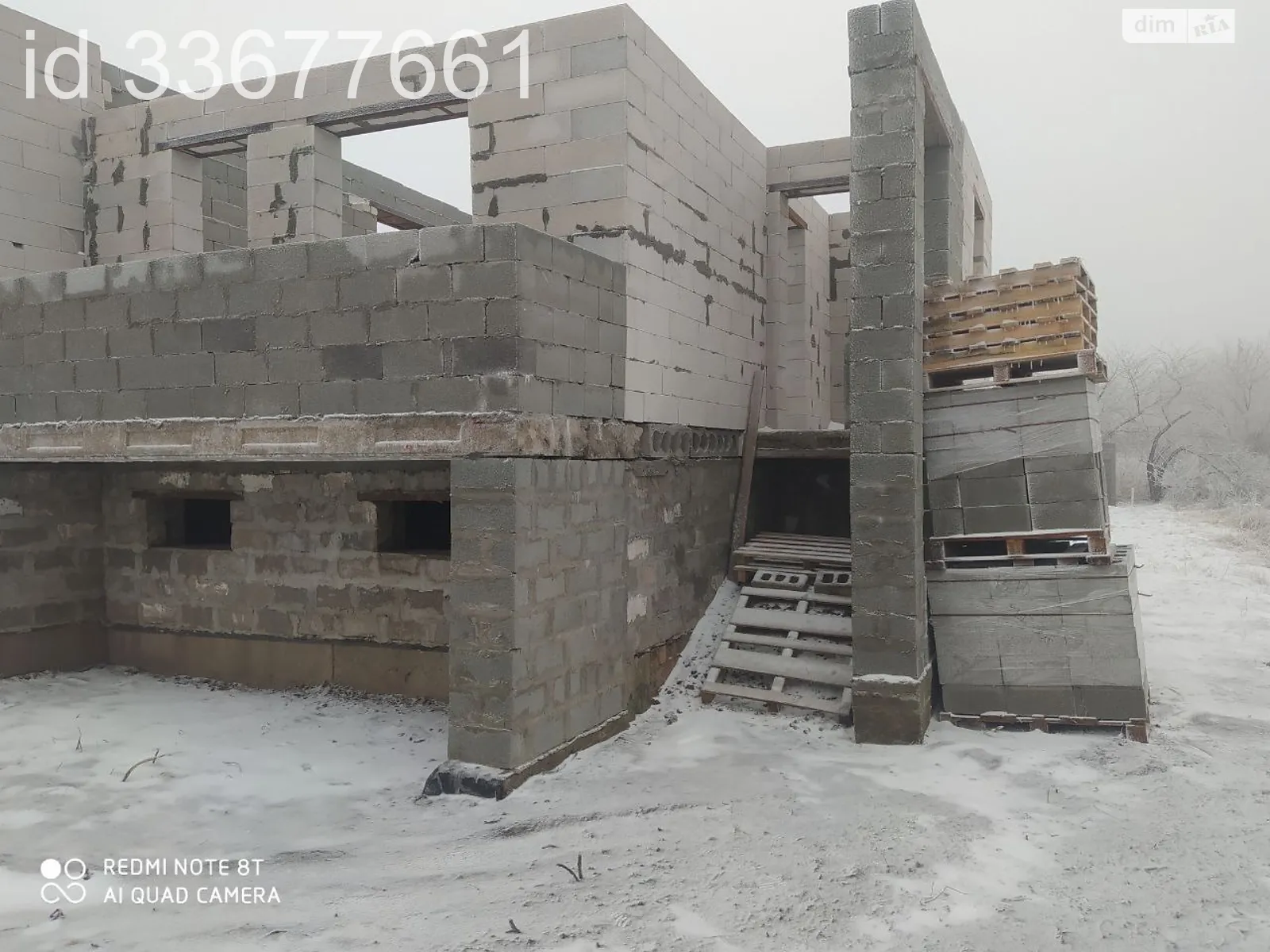 Продается дом на 3 этажа 160 кв. м с участком, цена: 28000 $ - фото 1